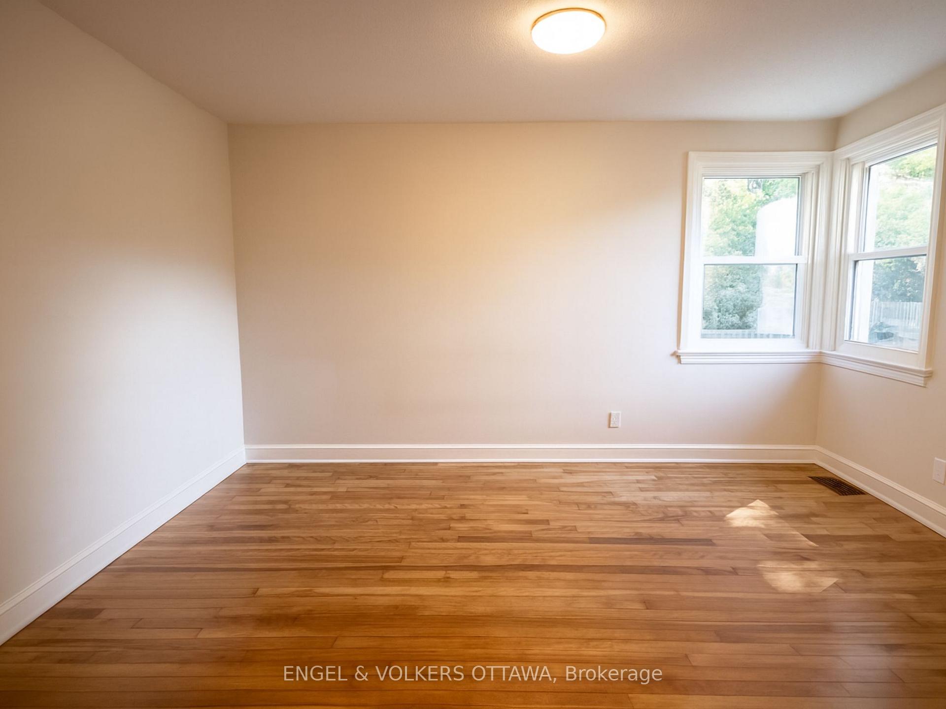 Photo 12 of 2114 Carling Avenue, Ottawa, McKellar Heights/Glabar Park — HOMEH