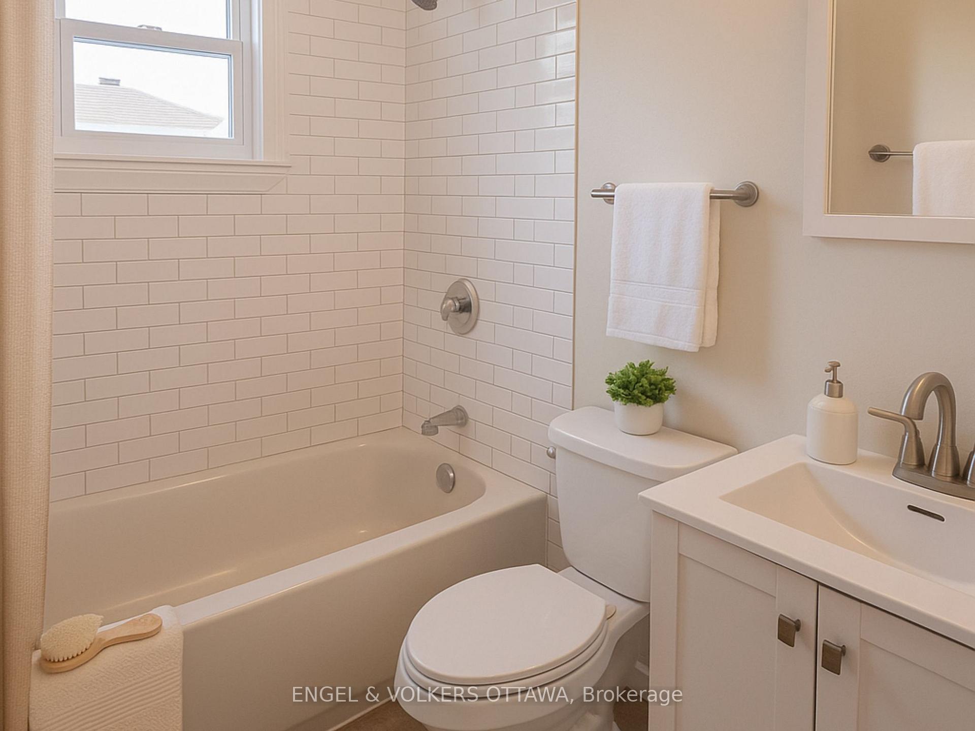 Photo 13 of 2114 Carling Avenue, Ottawa, McKellar Heights/Glabar Park — HOMEH