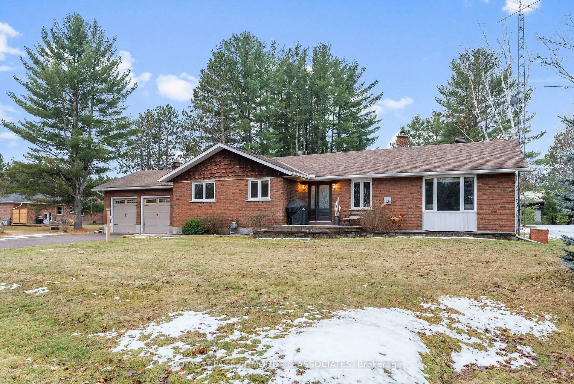 Photo 1 of 40925 Highway 41, Laurentian Valley — HOMEH
