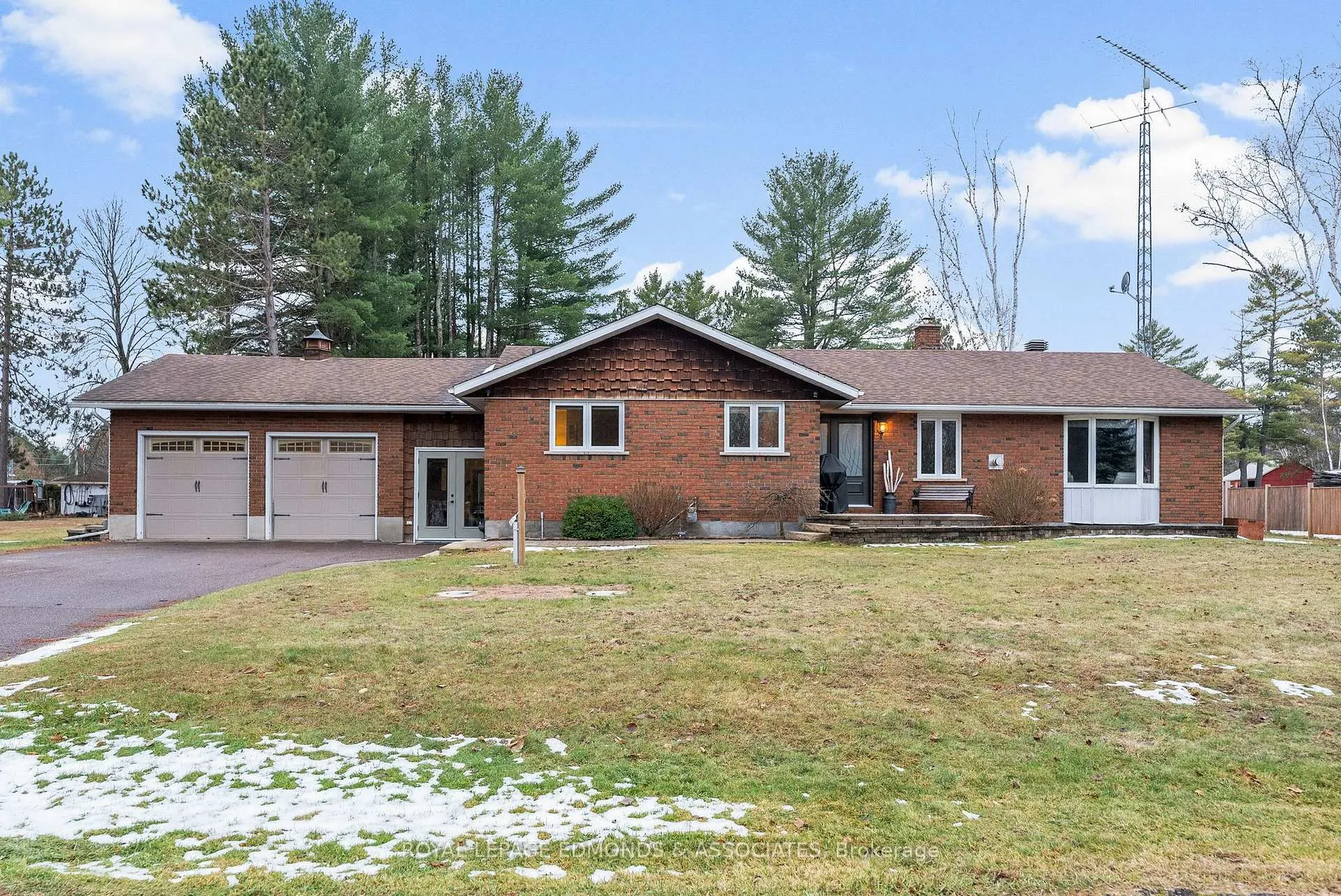 Photo 2 of 40925 Highway 41, Laurentian Valley — HOMEH