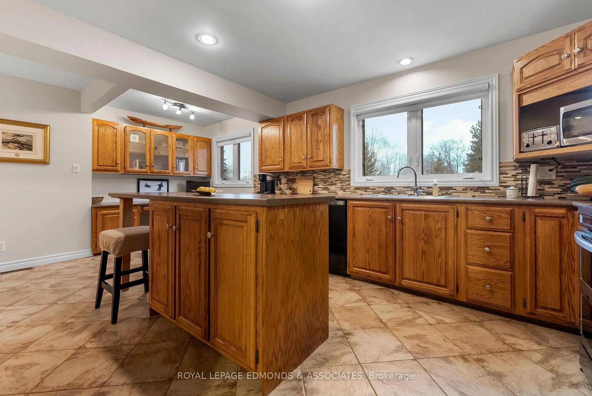 Photo 14 of 40925 Highway 41, Laurentian Valley — HOMEH