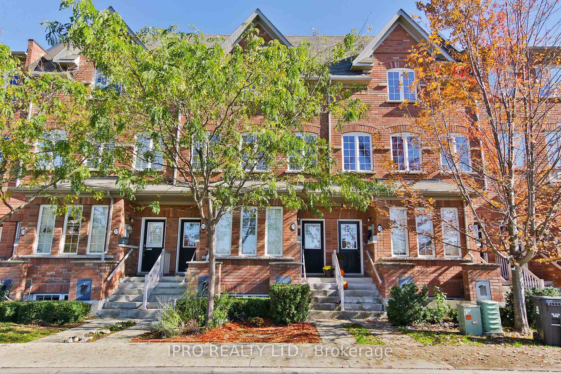 Front of 13 Brockville Street