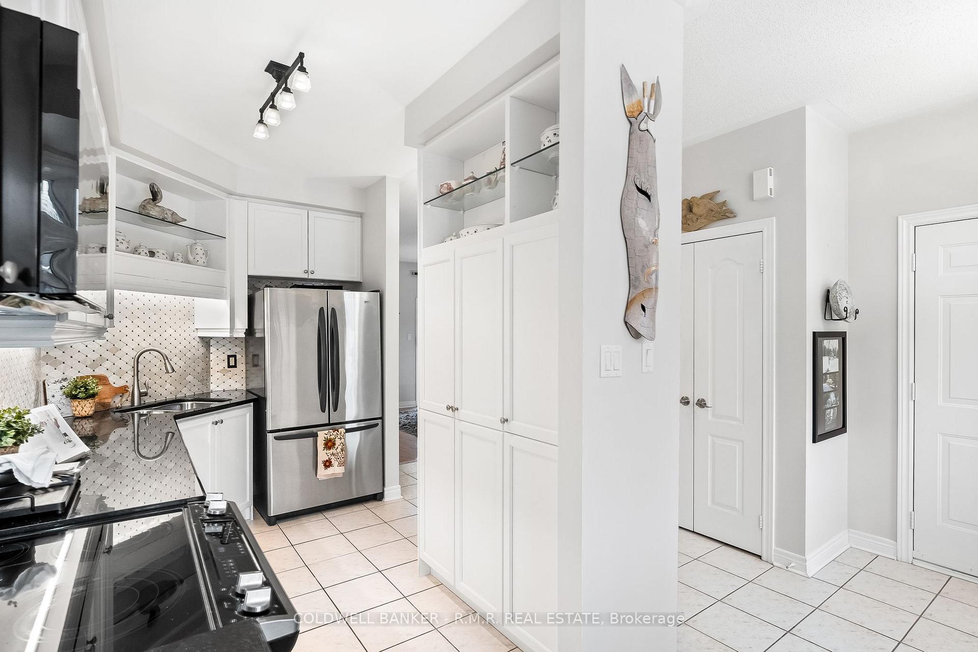 Photo 13 of 43 Louisbourg Way, Markham, Greensborough — HOMEH