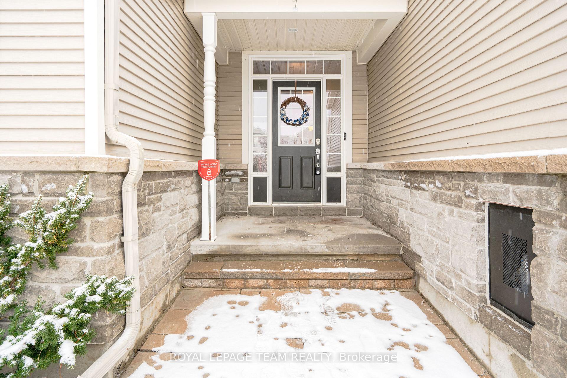 Photo 2 of 819 Tabaret Street, Ottawa, Kanata - Emerald Meadows/Trailwest — HOMEH