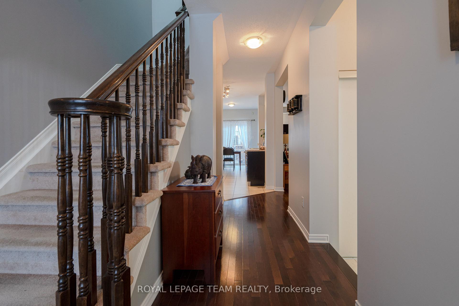 Photo 3 of 819 Tabaret Street, Ottawa, Kanata - Emerald Meadows/Trailwest — HOMEH
