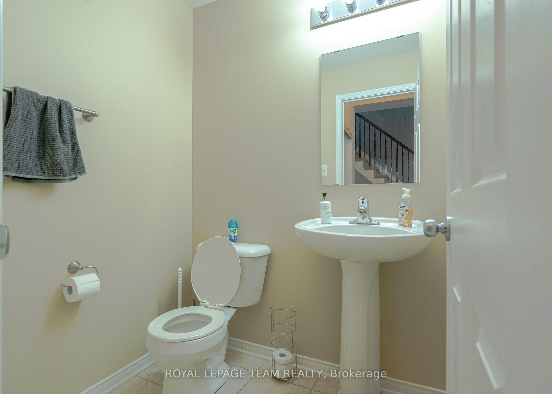 Photo 7 of 819 Tabaret Street, Ottawa, Kanata - Emerald Meadows/Trailwest — HOMEH