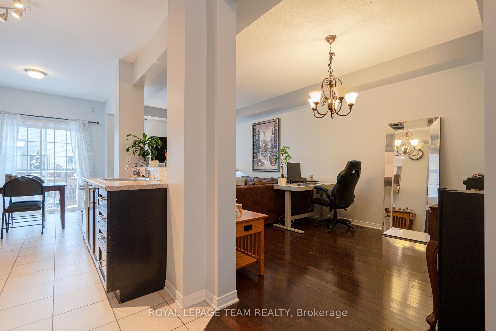 Photo 9 of 819 Tabaret Street, Ottawa, Kanata - Emerald Meadows/Trailwest — HOMEH