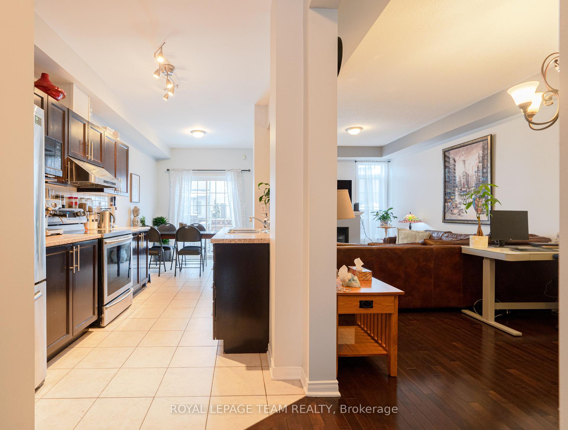 Photo 10 of 819 Tabaret Street, Ottawa, Kanata - Emerald Meadows/Trailwest — HOMEH