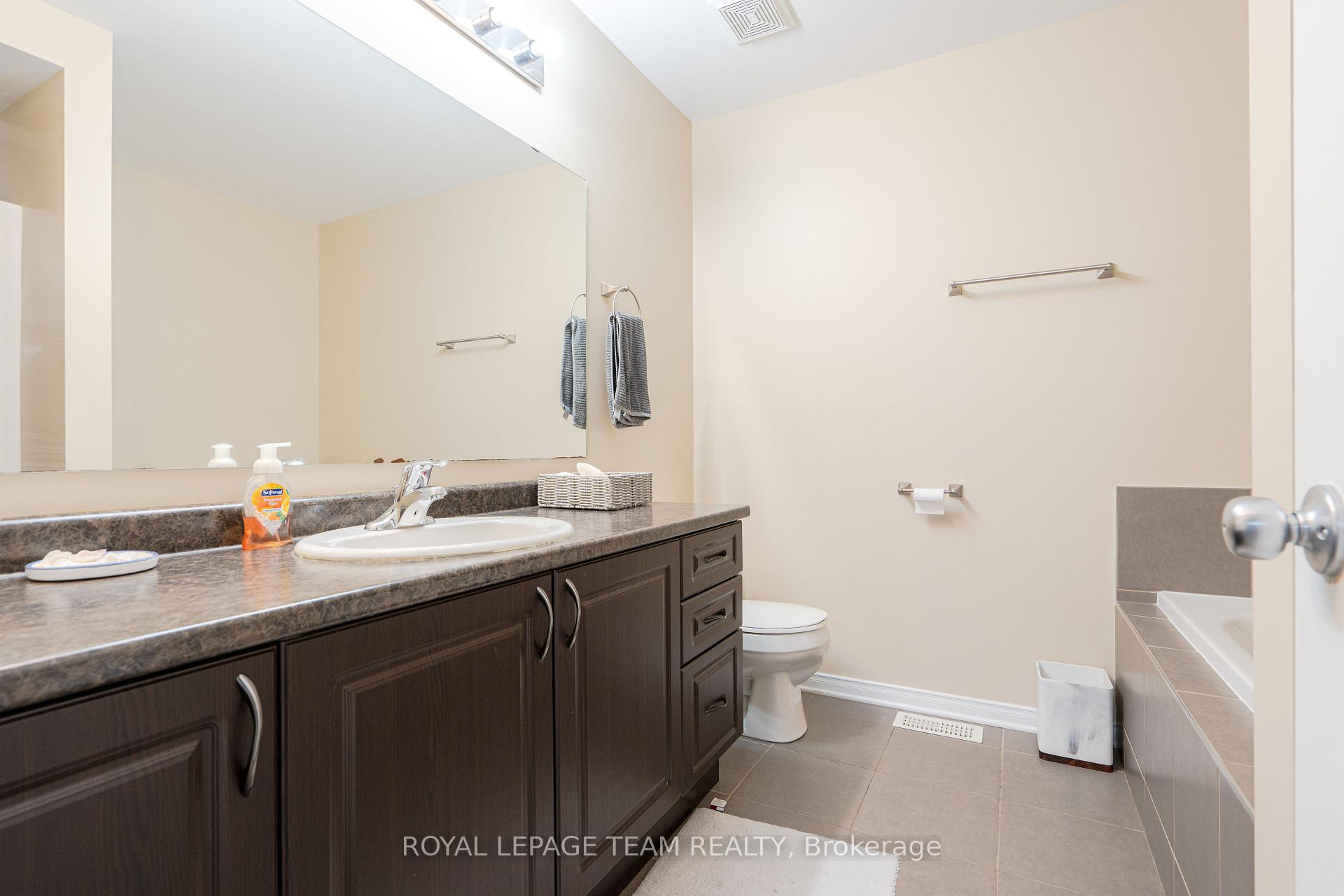 Photo 22 of 819 Tabaret Street, Ottawa, Kanata - Emerald Meadows/Trailwest — HOMEH
