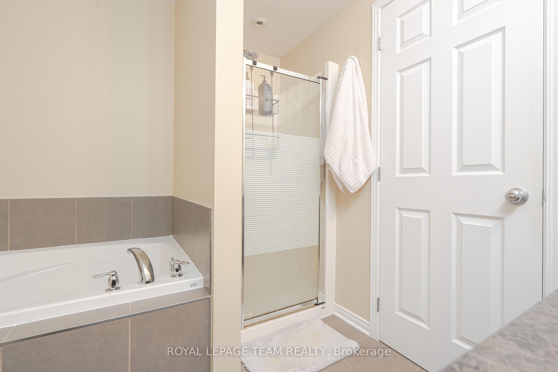 Photo 23 of 819 Tabaret Street, Ottawa, Kanata - Emerald Meadows/Trailwest — HOMEH