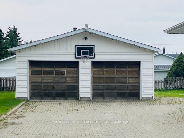 Photo 2 of 10 Leonard Avenue, Kapuskasing — HOMEH