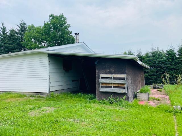 Photo 3 of 10 Leonard Avenue, Kapuskasing — HOMEH
