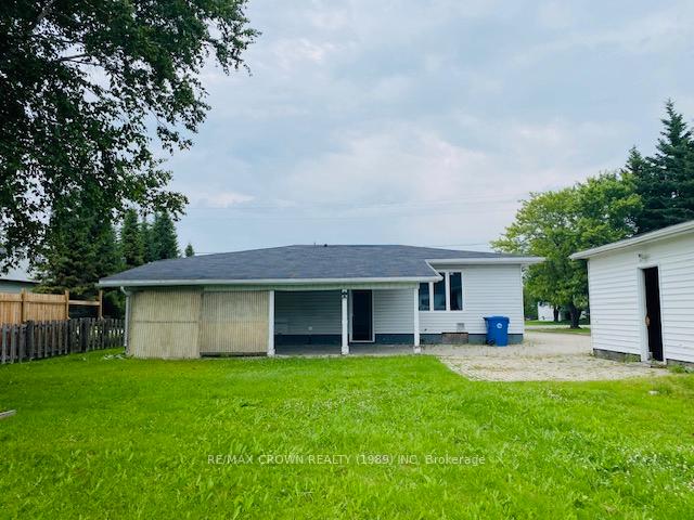 Photo 4 of 10 Leonard Avenue, Kapuskasing — HOMEH