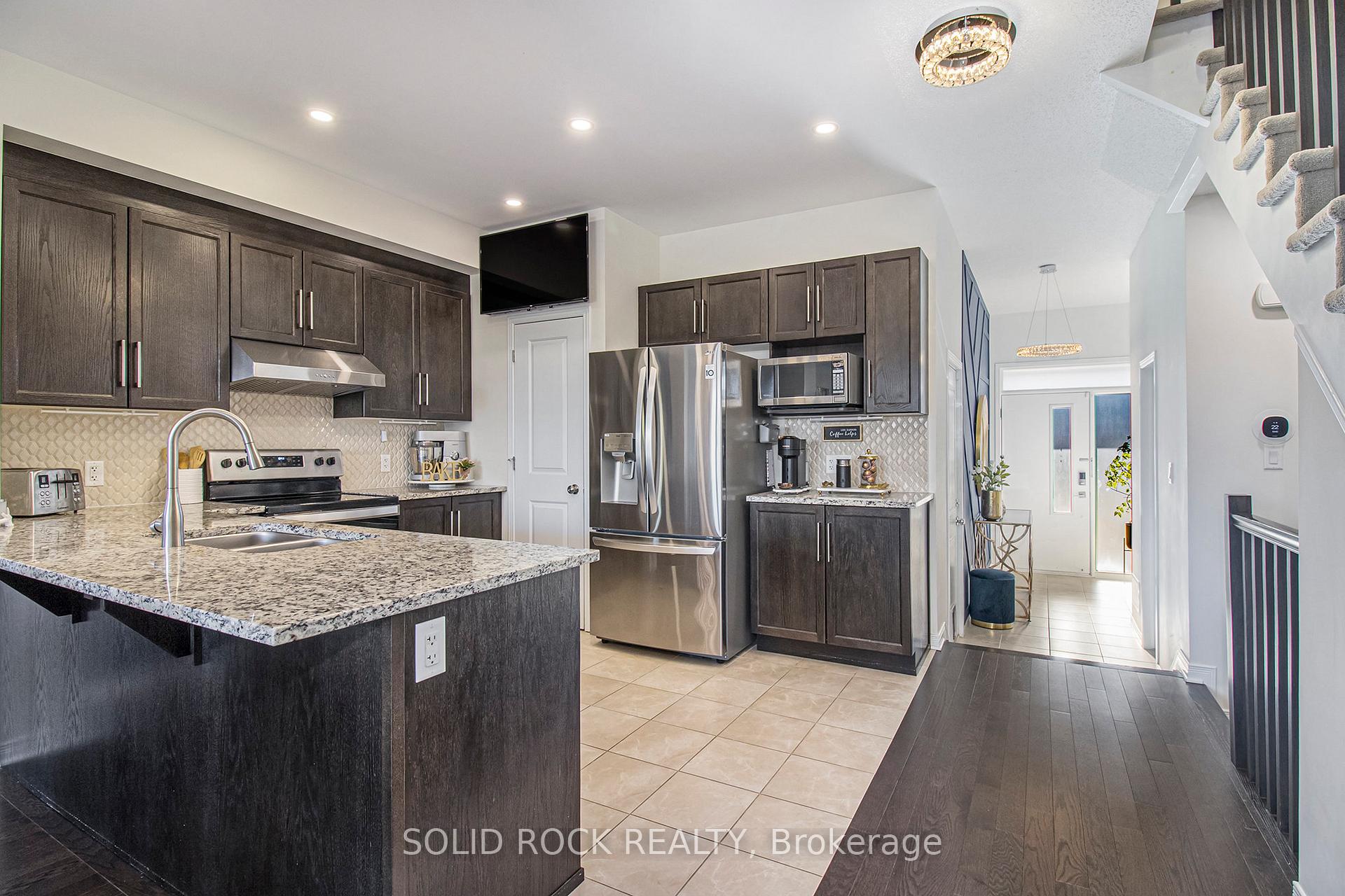 Photo 12 of 525 Cope Drive, Ottawa, Kanata - Emerald Meadows/Trailwest — HOMEH