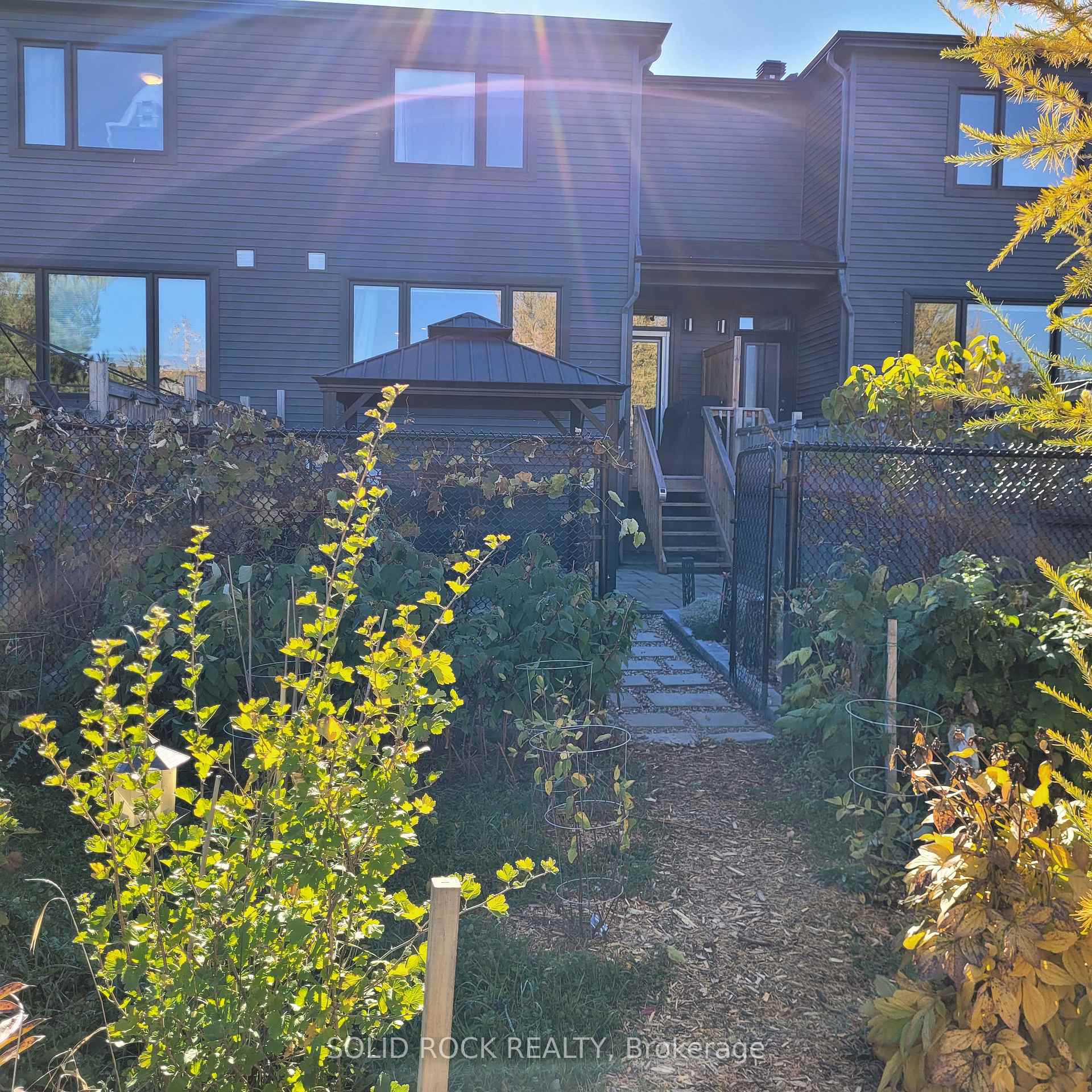 Photo 45 of 525 Cope Drive, Ottawa, Kanata - Emerald Meadows/Trailwest — HOMEH
