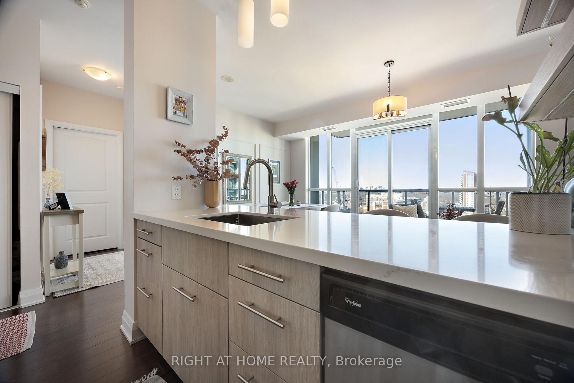 Photo 3 of Unit 1503, 530 St Clair Avenue, Toronto, Humewood-Cedarvale — HOMEH