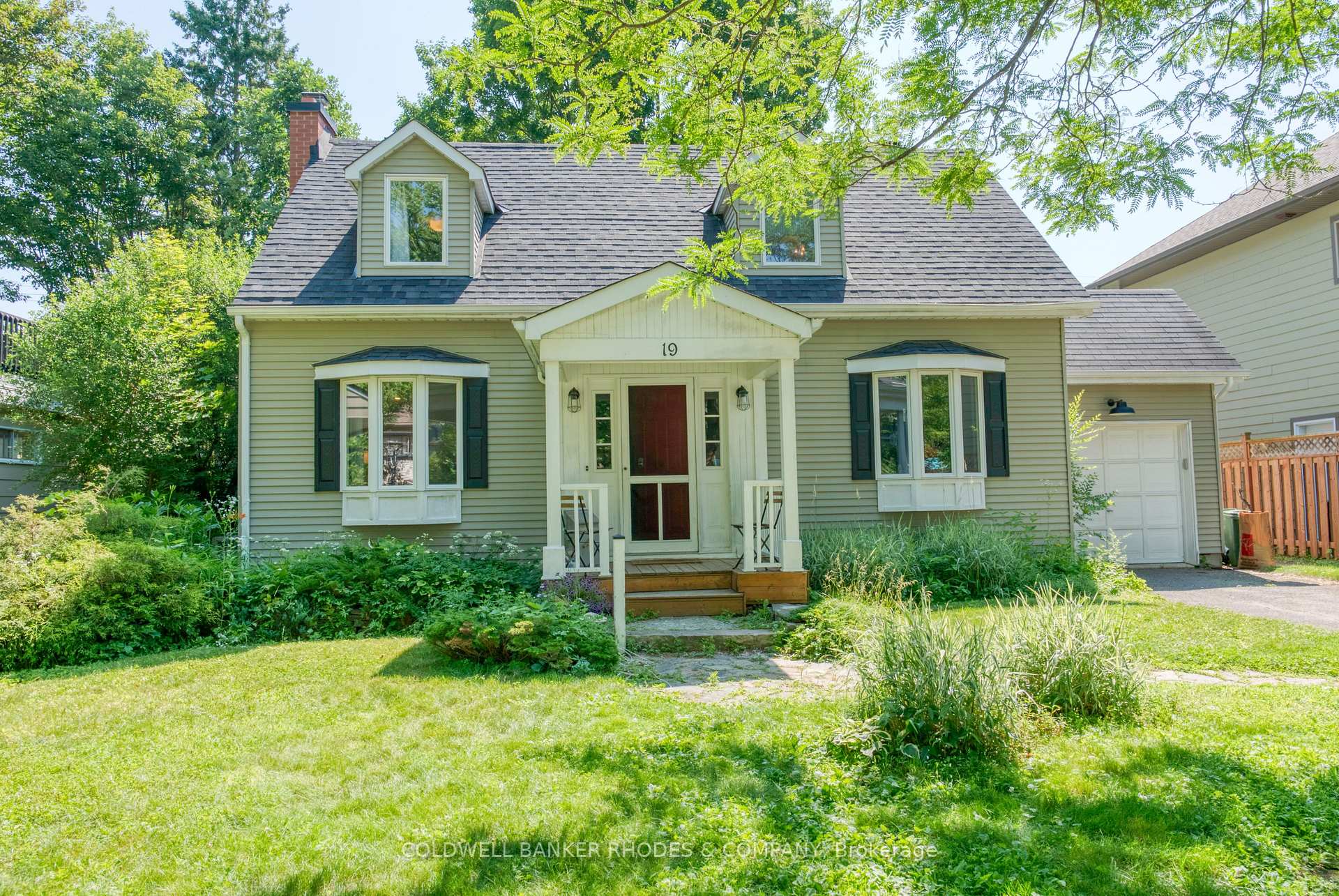 Photo 1 of 19 Kilbarry Crescent, Ottawa, Manor Park — HOMEH