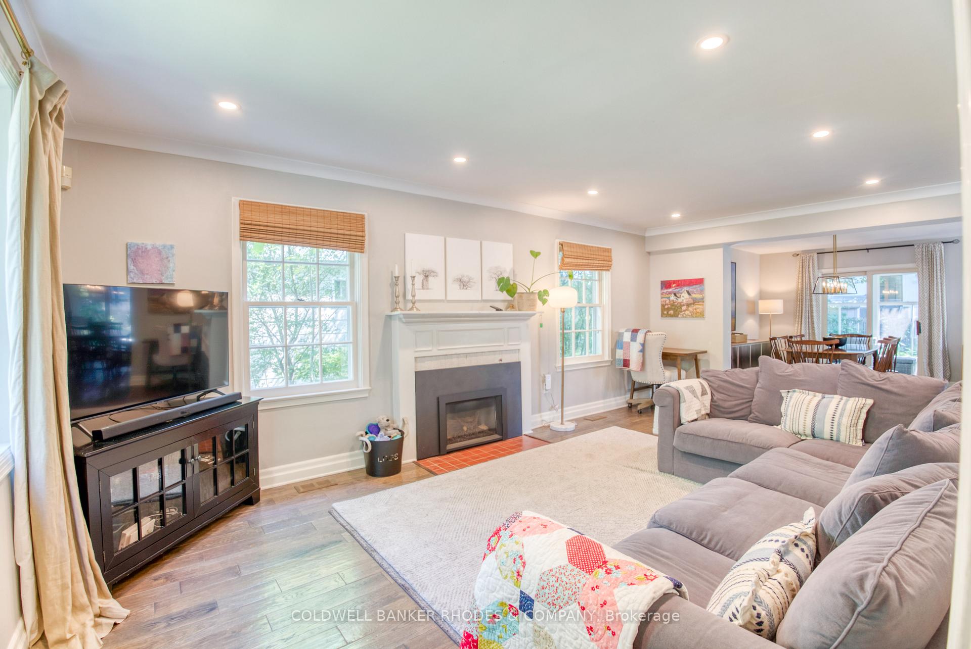 Photo 5 of 19 Kilbarry Crescent, Ottawa, Manor Park — HOMEH