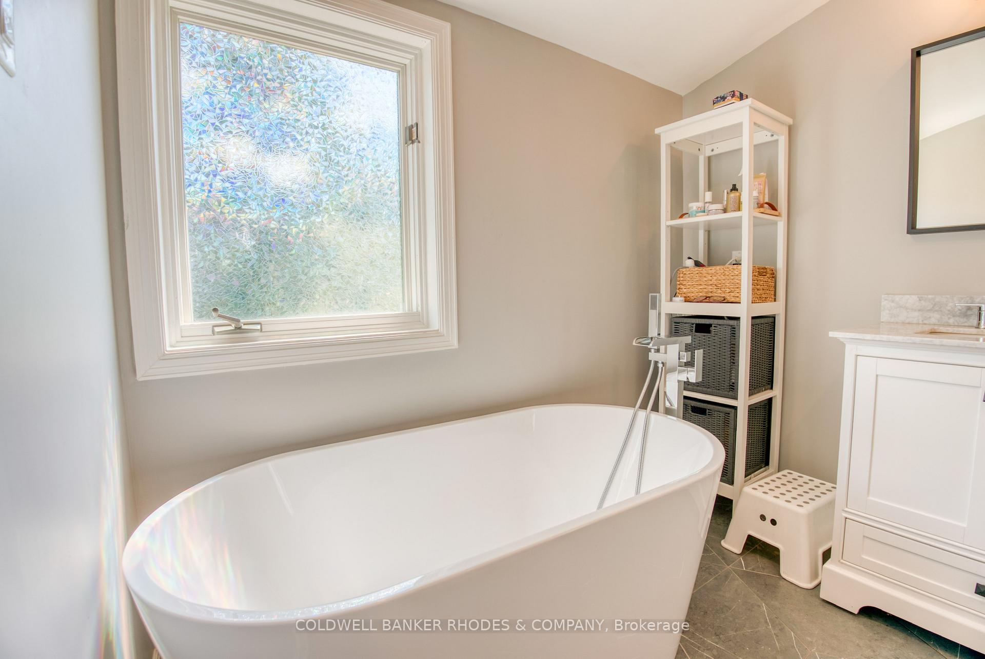 Photo 18 of 19 Kilbarry Crescent, Ottawa, Manor Park — HOMEH