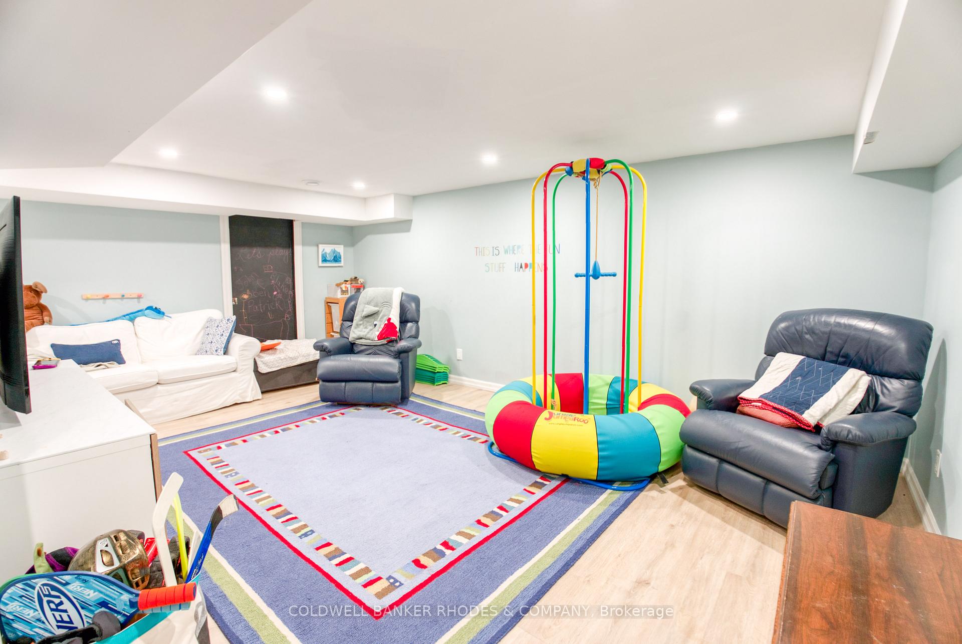 Photo 24 of 19 Kilbarry Crescent, Ottawa, Manor Park — HOMEH