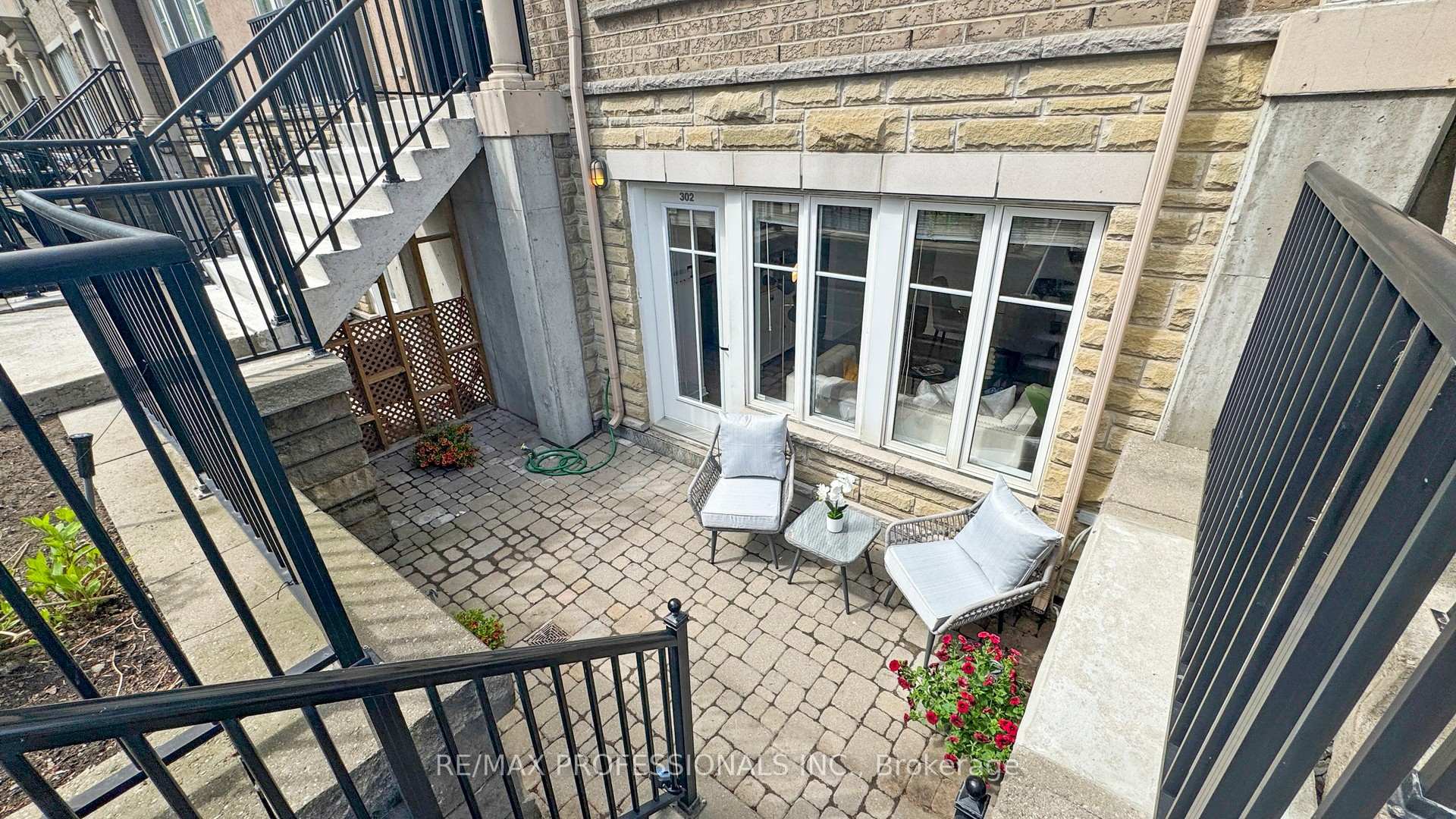 Photo 6 of Unit 302, 30 Western Battery Road, Toronto, Niagara — HOMEH
