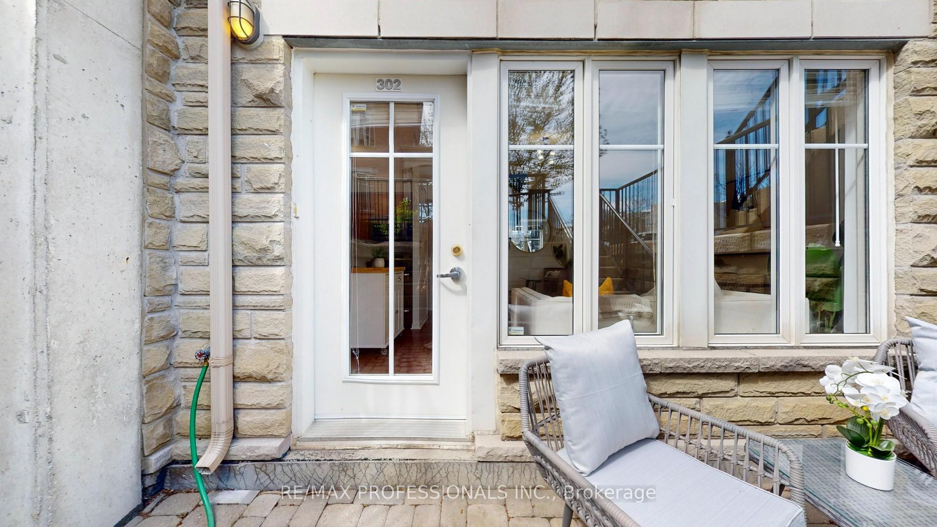 Photo 5 of Unit 302, 30 Western Battery Road, Toronto, Niagara — HOMEH