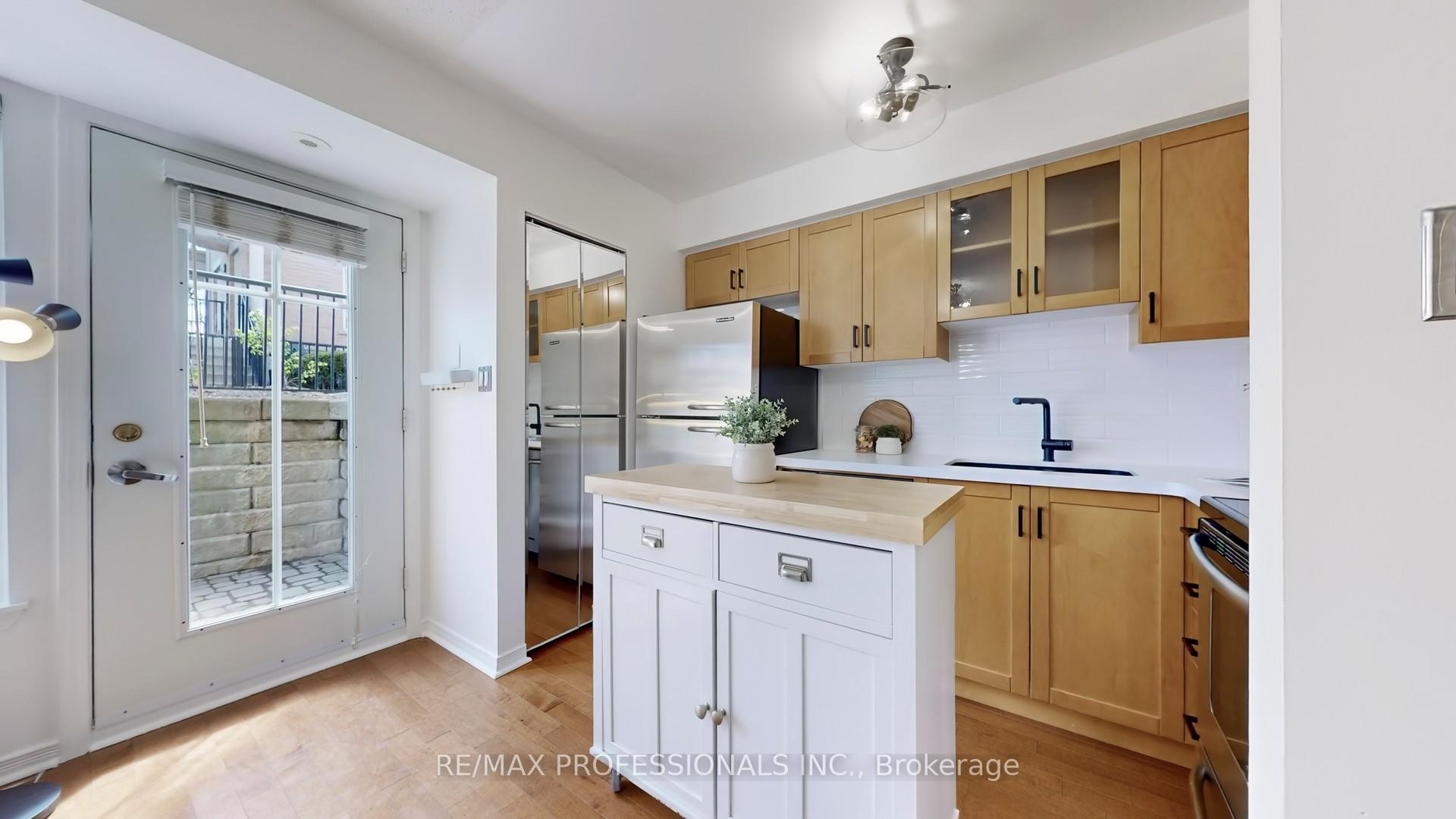 Photo 21 of Unit 302, 30 Western Battery Road, Toronto, Niagara — HOMEH