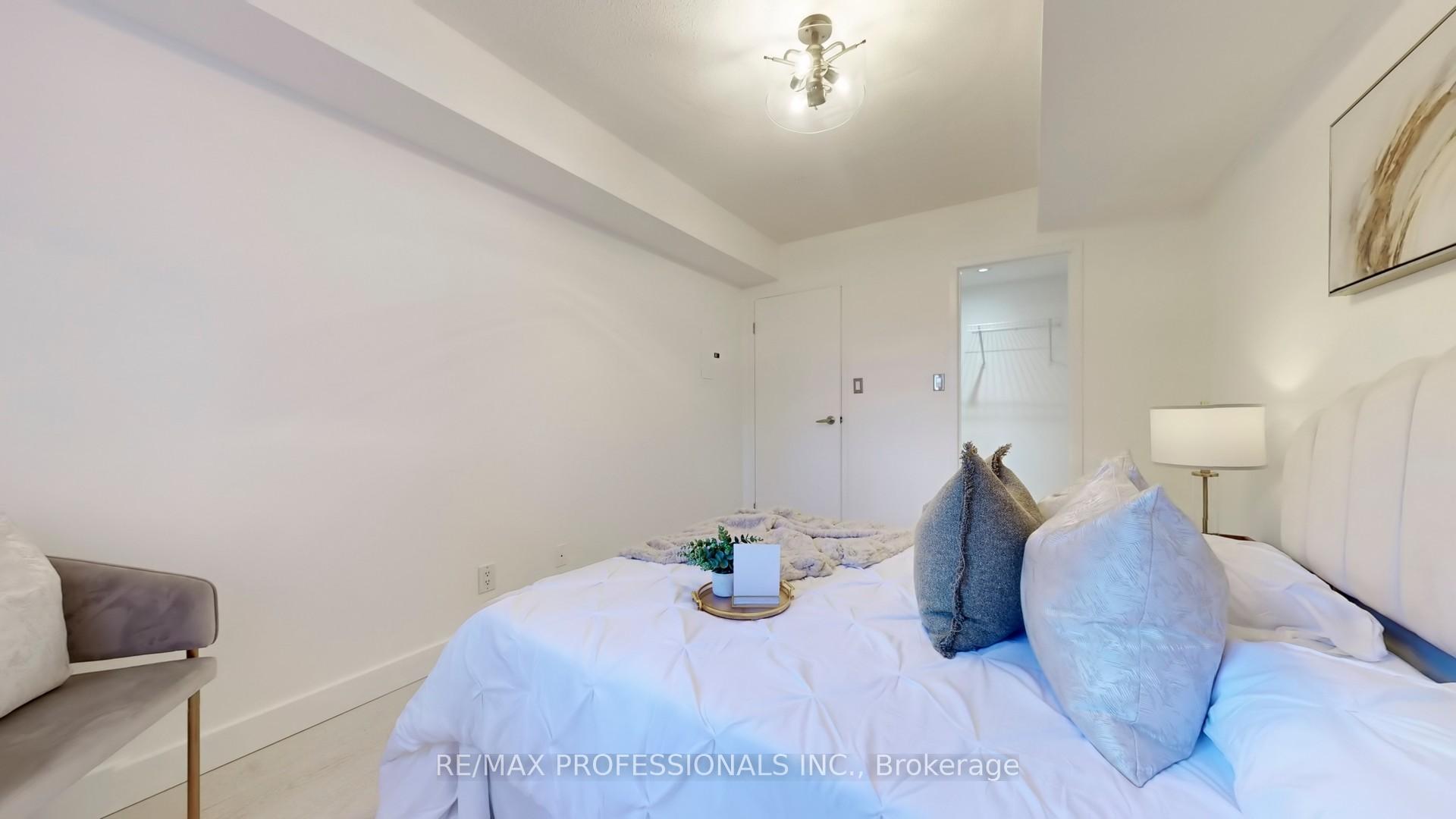 Photo 13 of Unit 302, 30 Western Battery Road, Toronto, Niagara — HOMEH