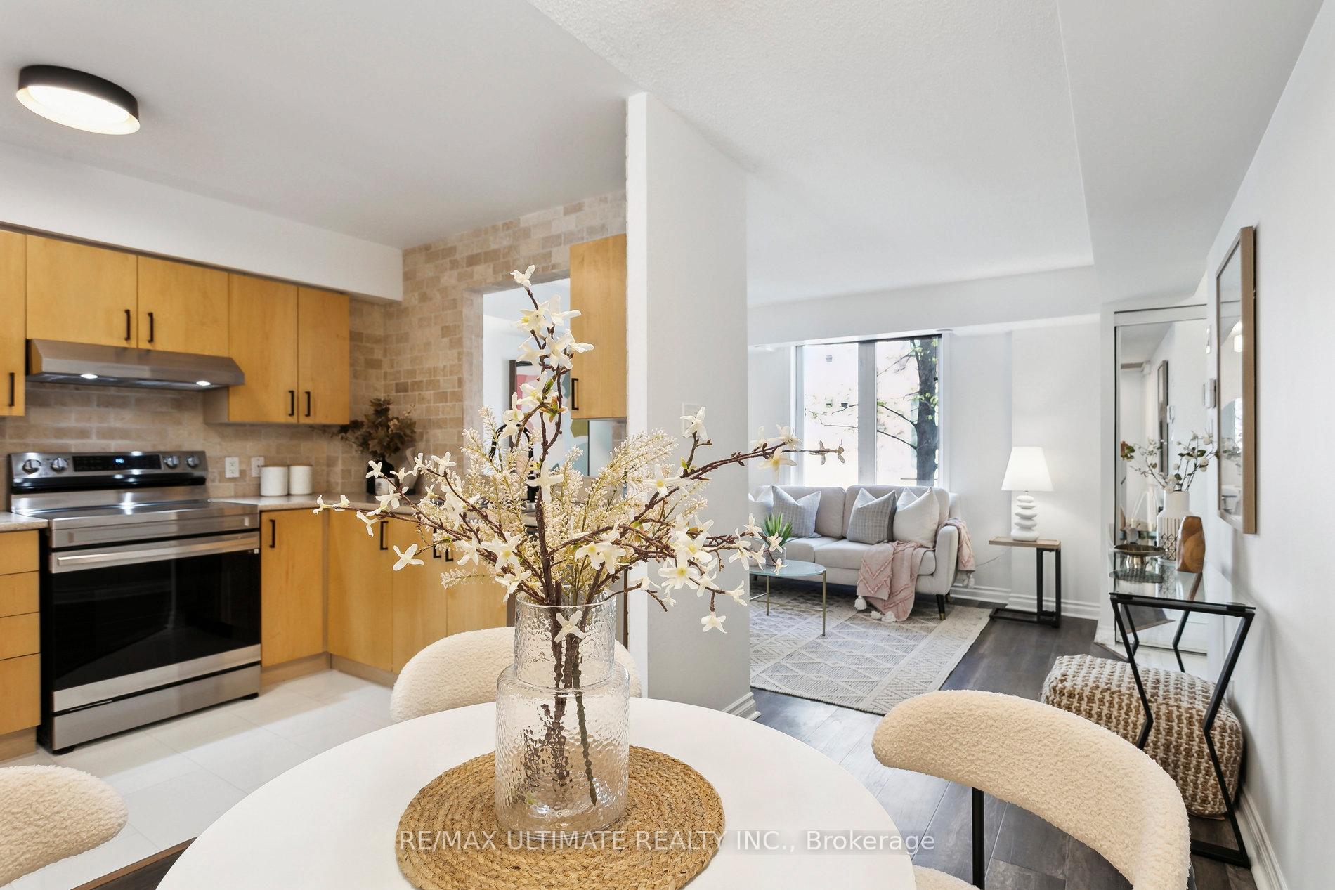 Photo 1 of Unit TH426, 12 Douro Street, Toronto, Niagara — HOMEH