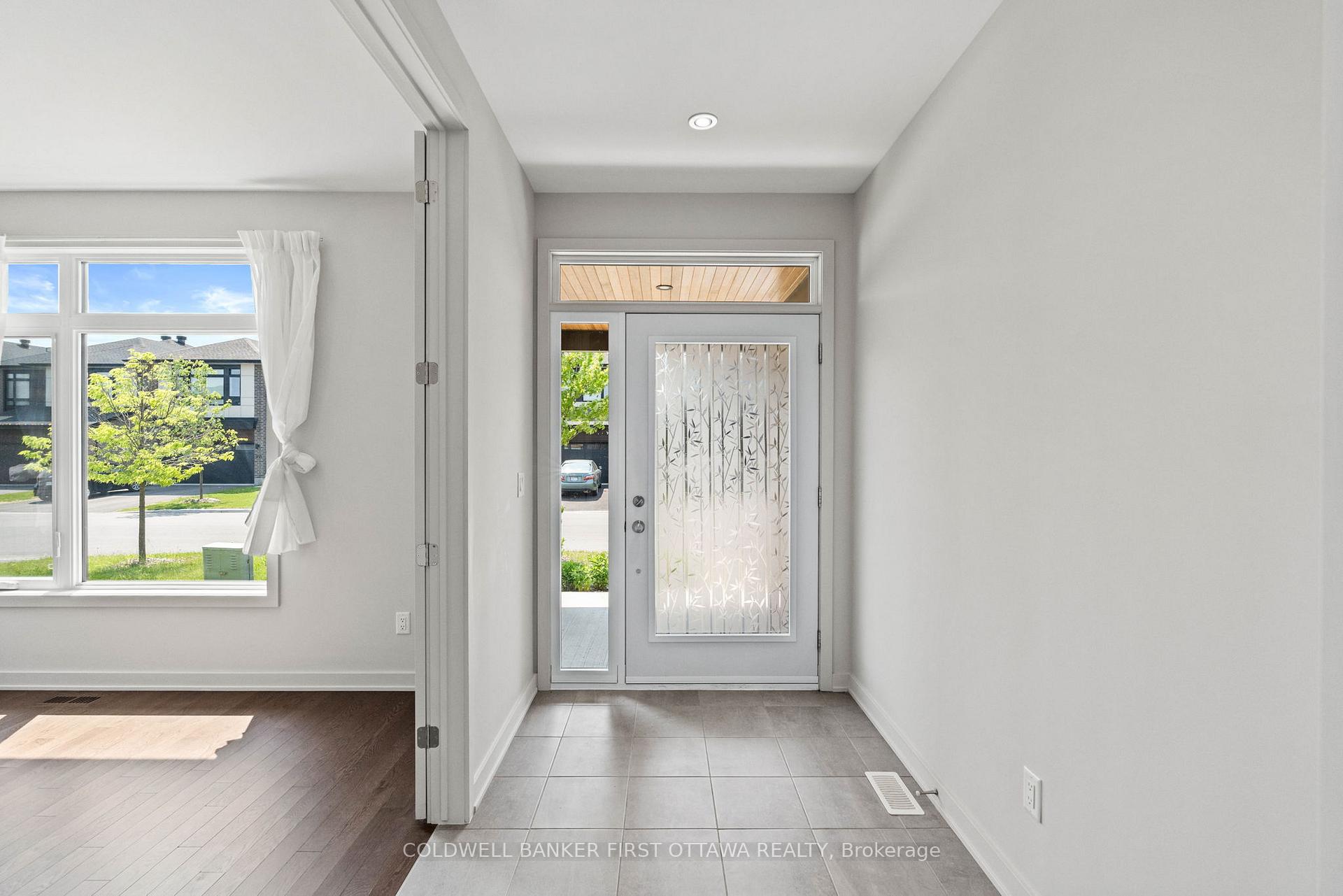 Photo 4 of 945 Islington Way, Ottawa, Leitrim — HOMEH