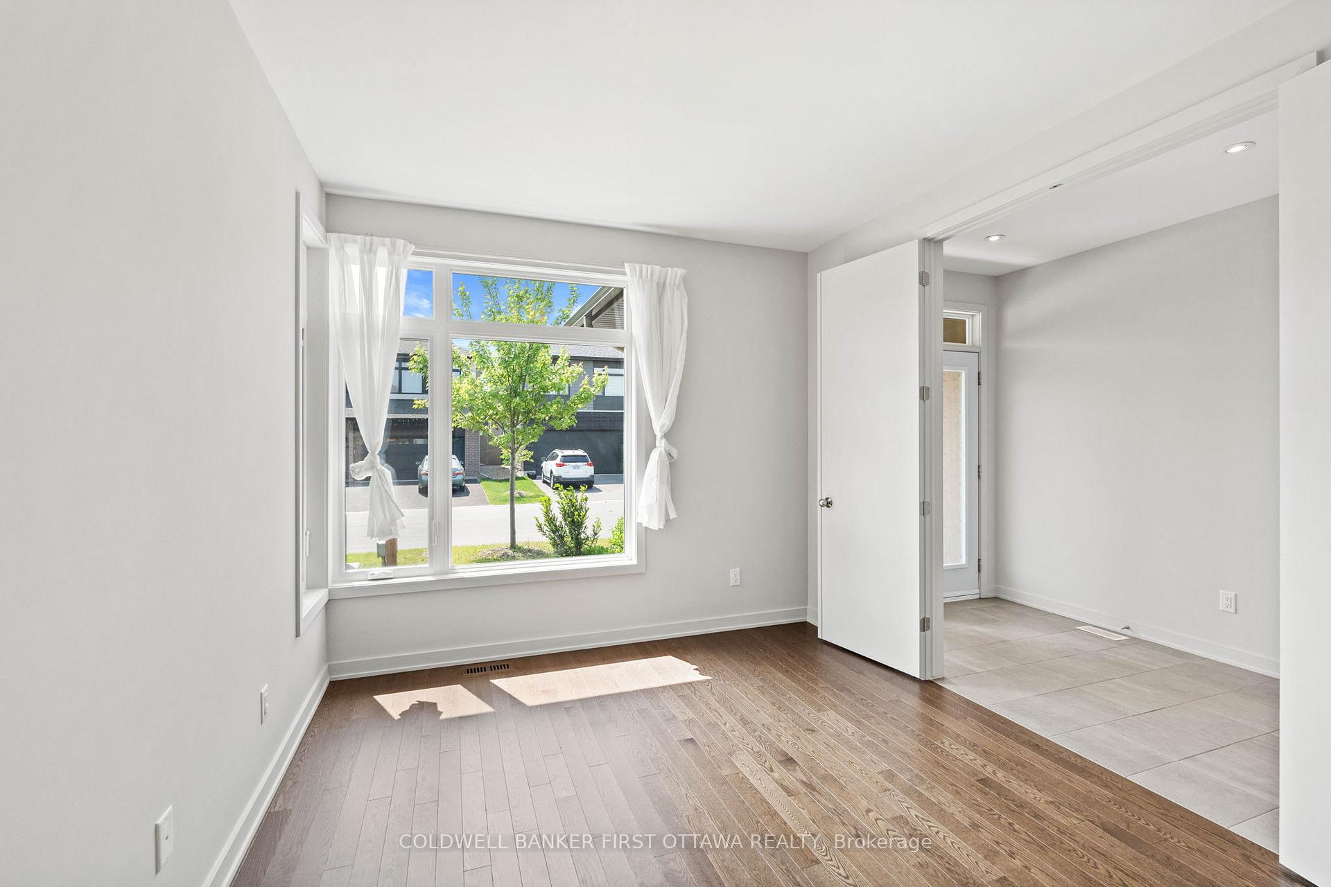 Photo 6 of 945 Islington Way, Ottawa, Leitrim — HOMEH