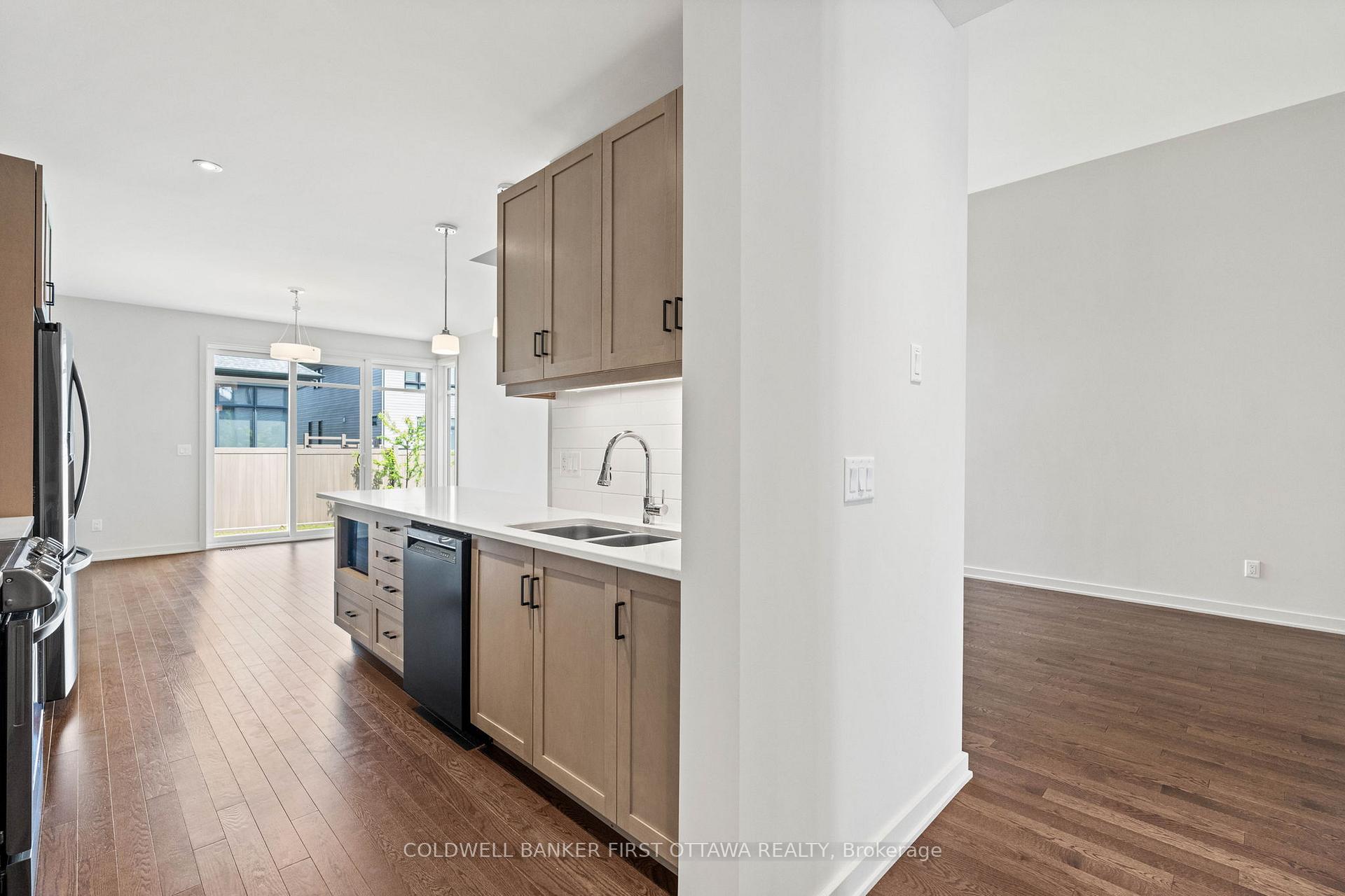 Photo 10 of 945 Islington Way, Ottawa, Leitrim — HOMEH