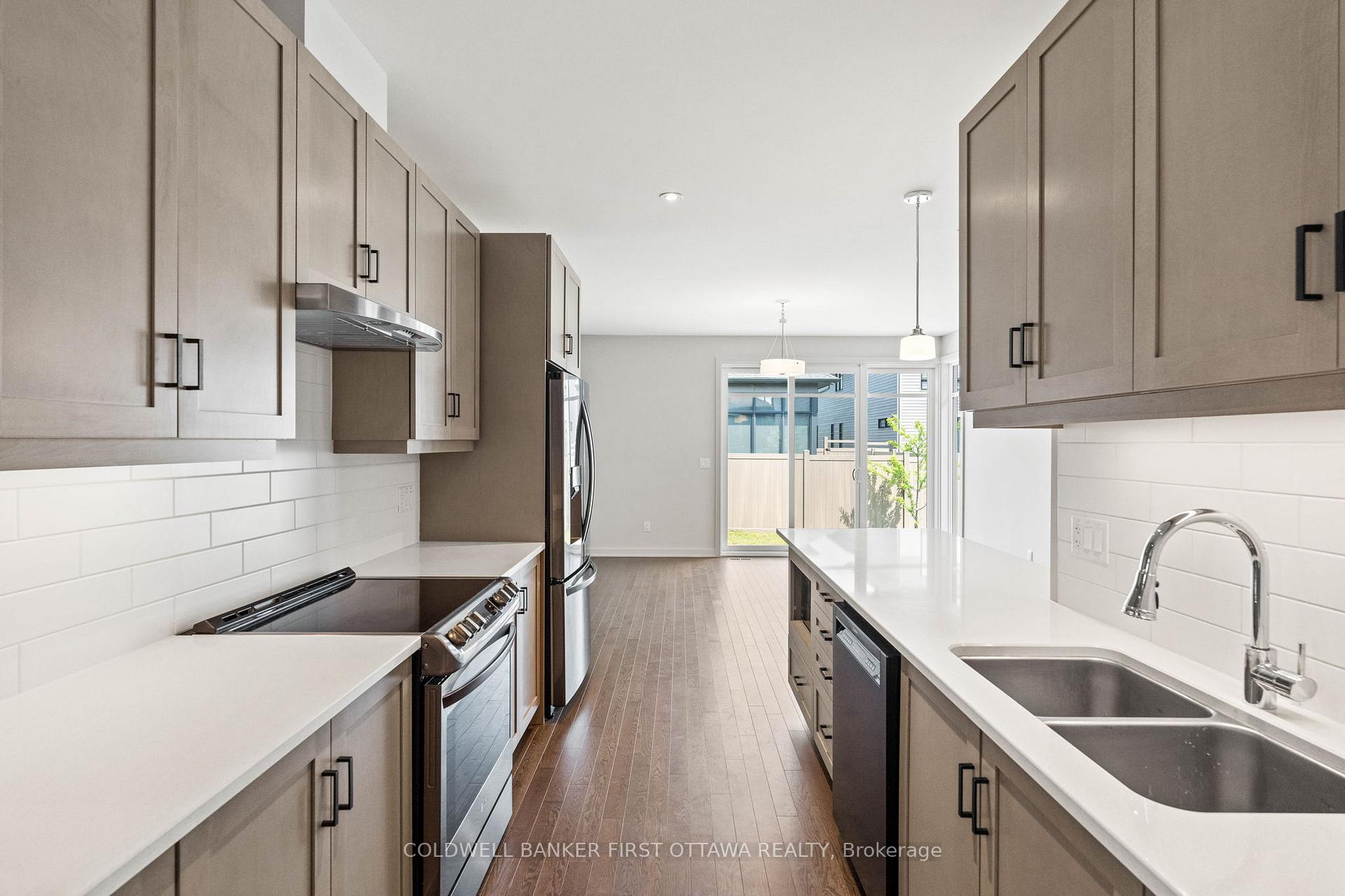 Photo 11 of 945 Islington Way, Ottawa, Leitrim — HOMEH