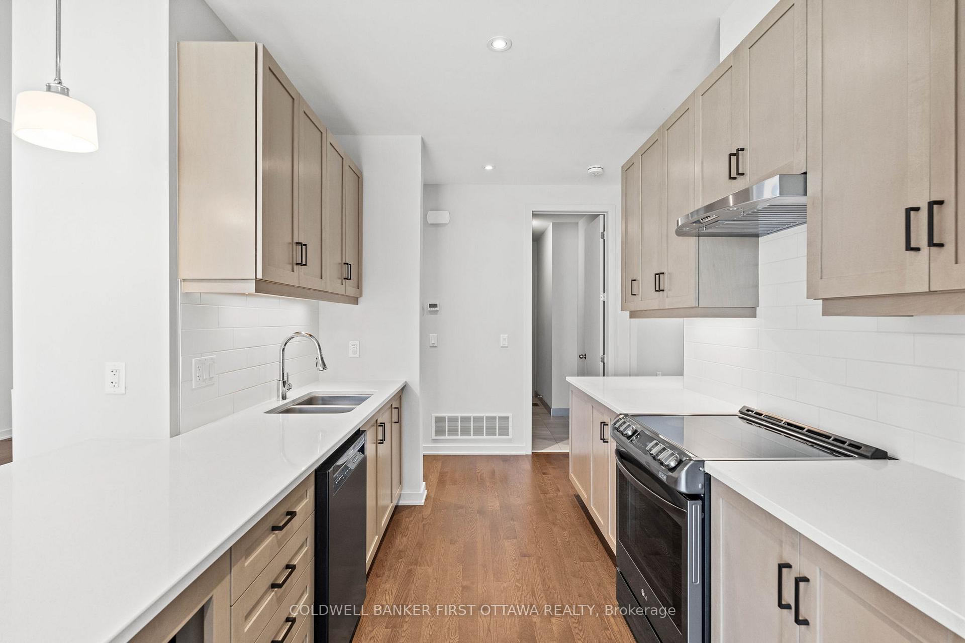 Photo 13 of 945 Islington Way, Ottawa, Leitrim — HOMEH