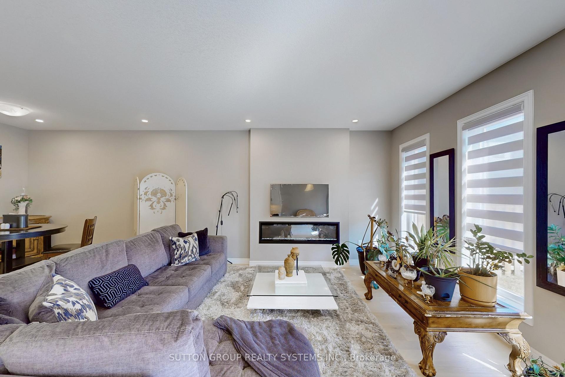 Photo 6 of 621 Florencedale Crescent, Kitchener — HOMEH