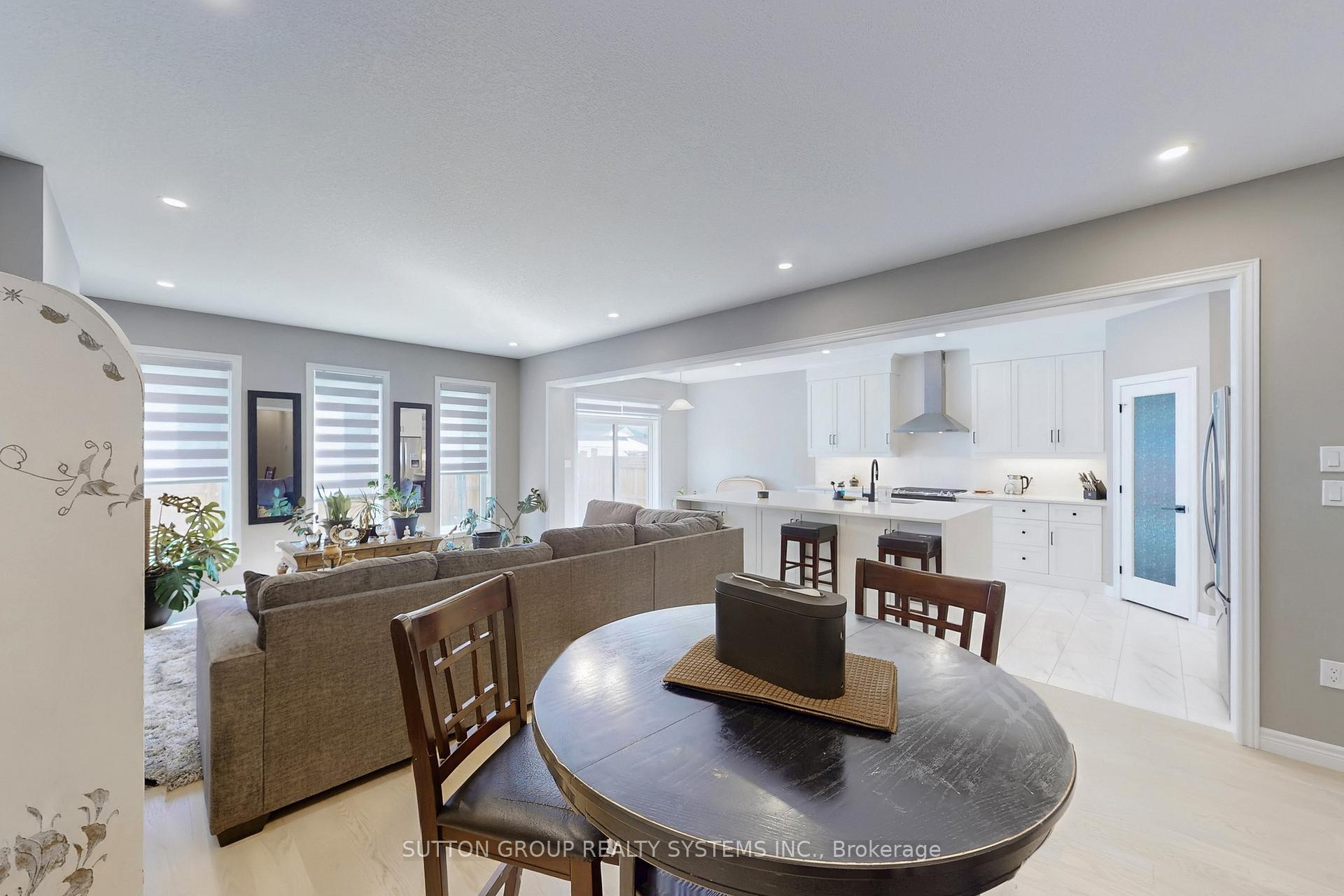 Photo 7 of 621 Florencedale Crescent, Kitchener — HOMEH
