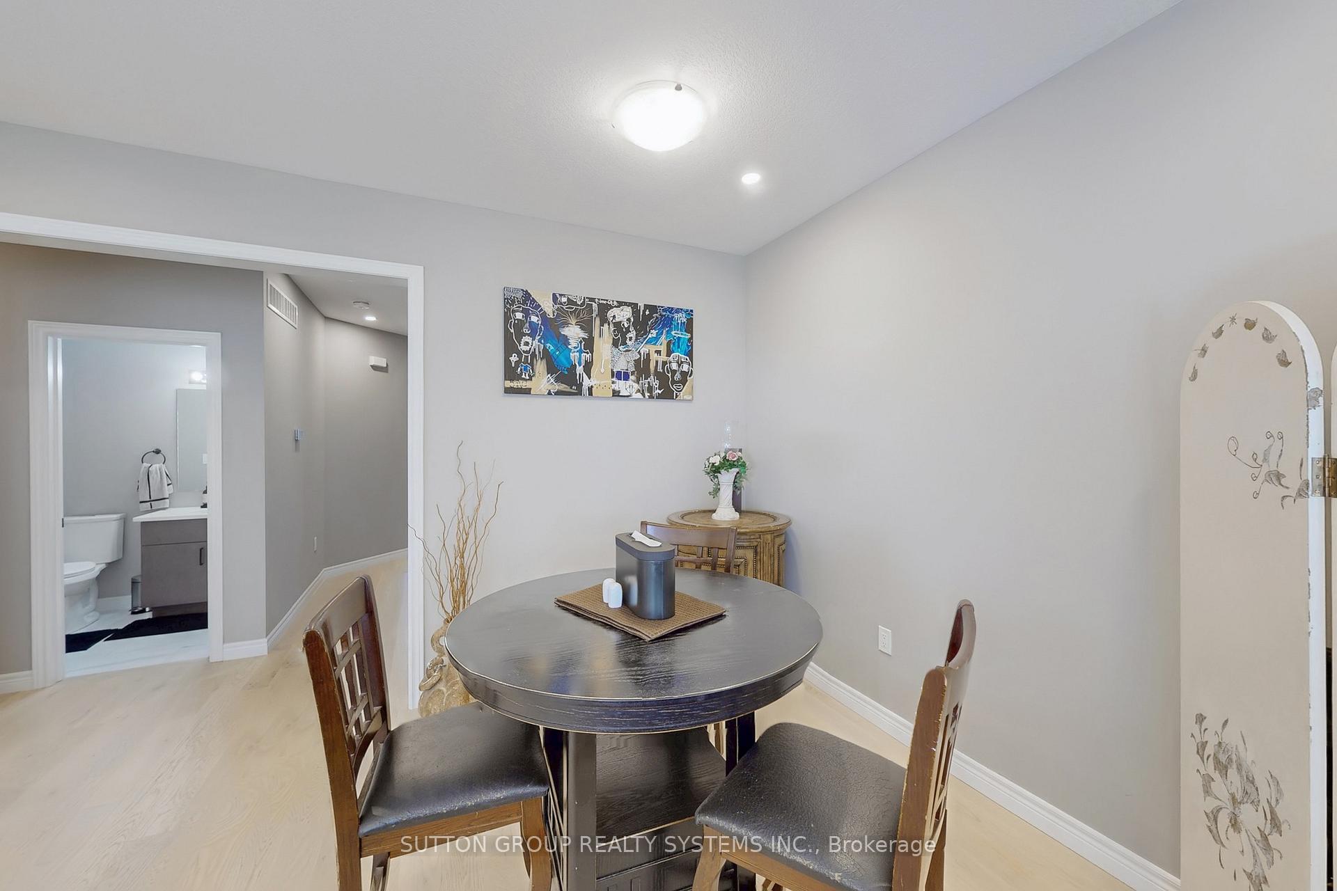 Photo 8 of 621 Florencedale Crescent, Kitchener — HOMEH