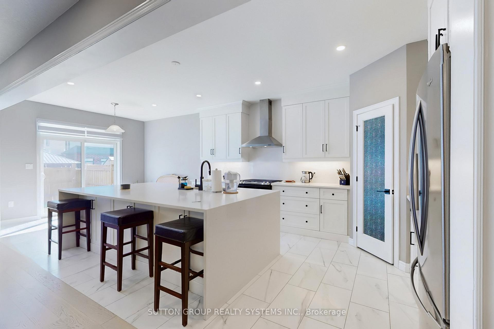 Photo 9 of 621 Florencedale Crescent, Kitchener — HOMEH