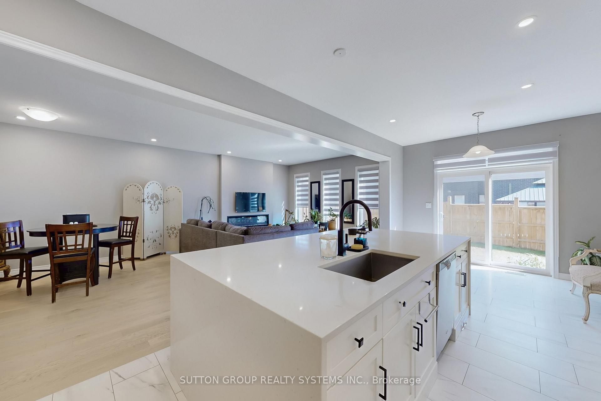 Photo 11 of 621 Florencedale Crescent, Kitchener — HOMEH