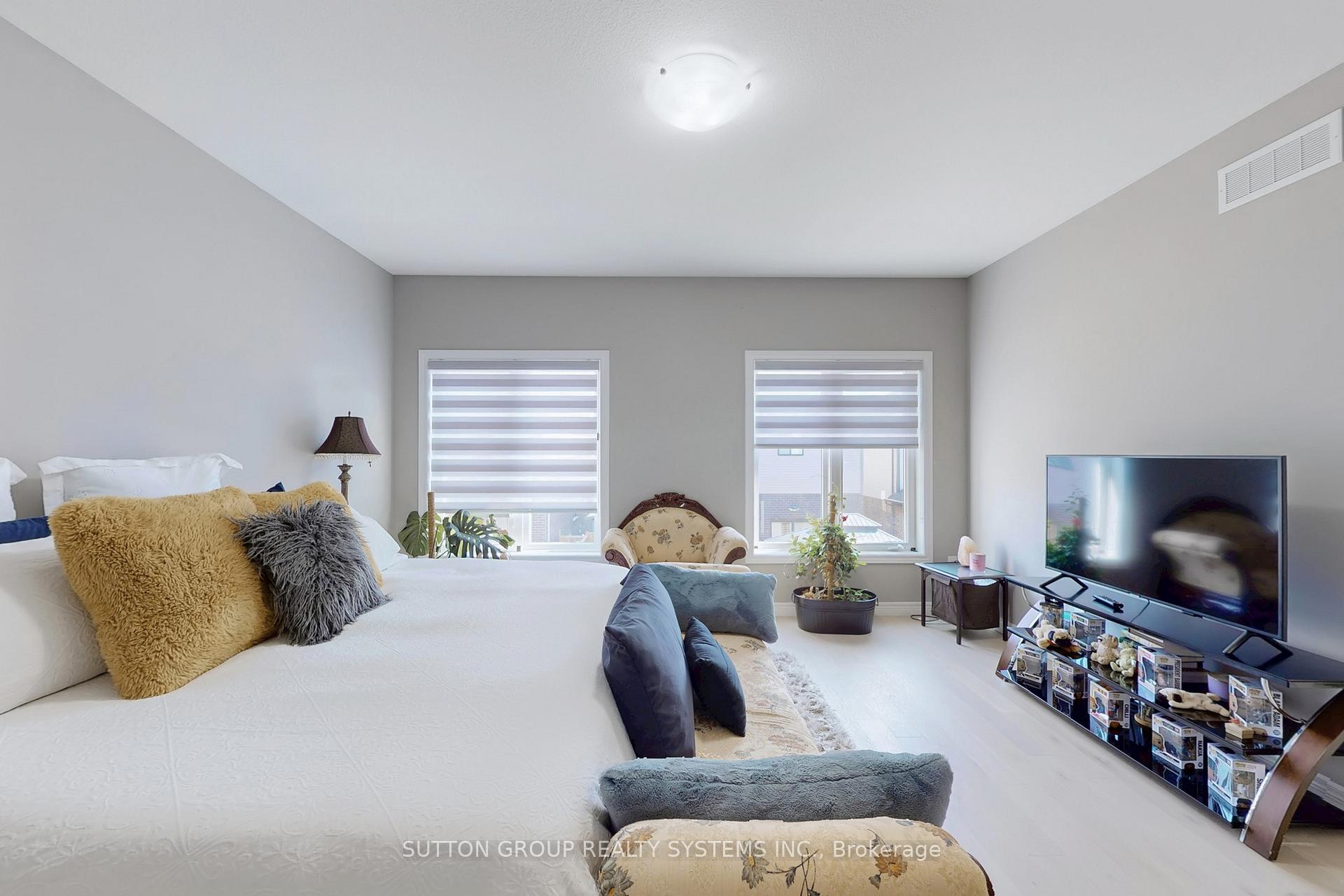 Photo 17 of 621 Florencedale Crescent, Kitchener — HOMEH
