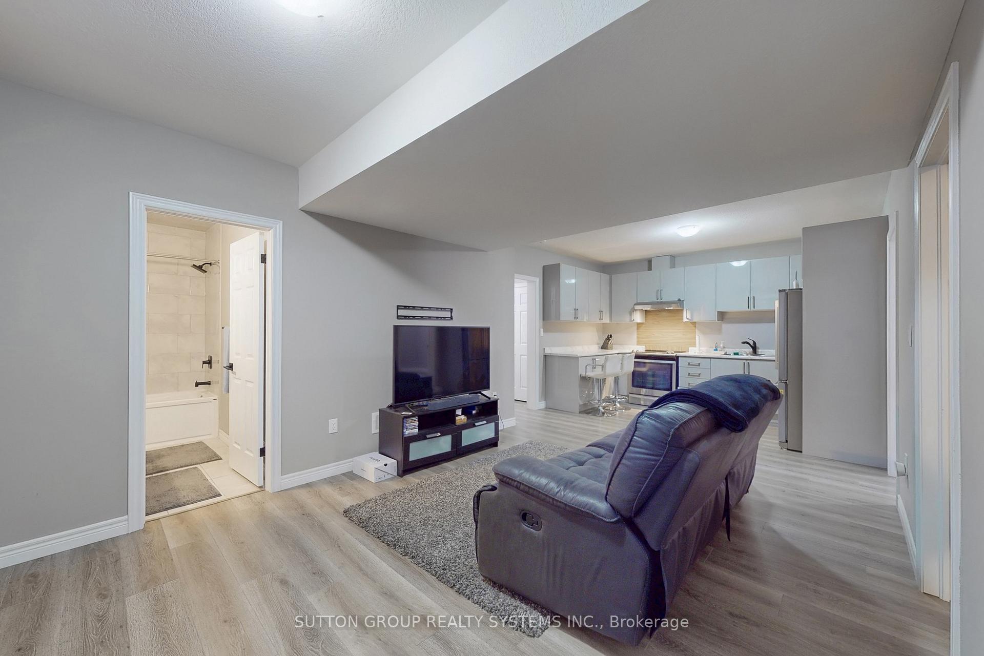 Photo 32 of 621 Florencedale Crescent, Kitchener — HOMEH