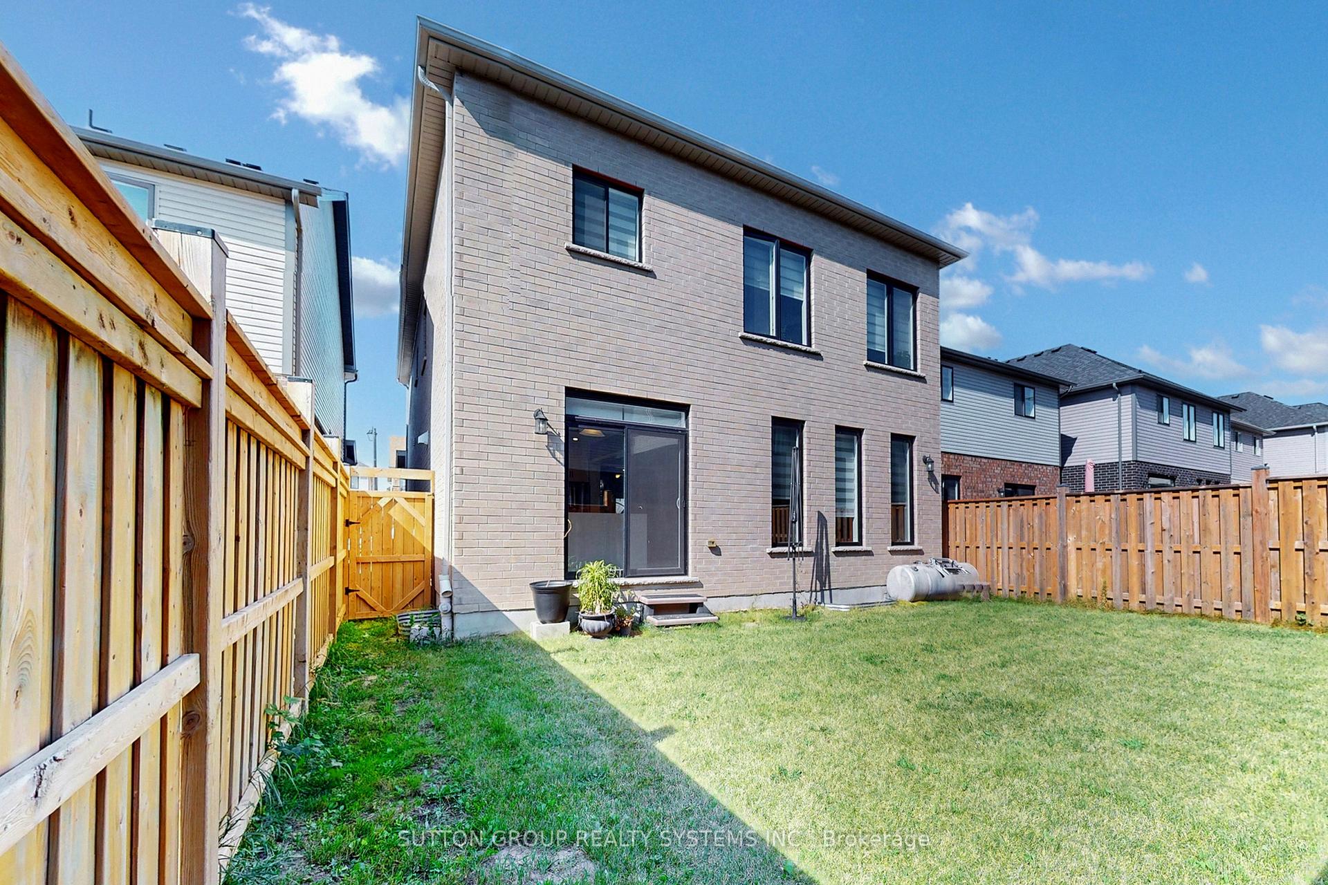 Photo 43 of 621 Florencedale Crescent, Kitchener — HOMEH