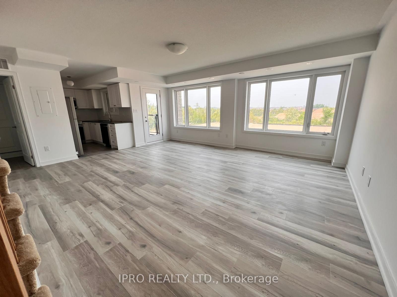 Photo 5 of Unit 80, 75 Appletree Lane, Barrie, Innis-Shore — HOMEH