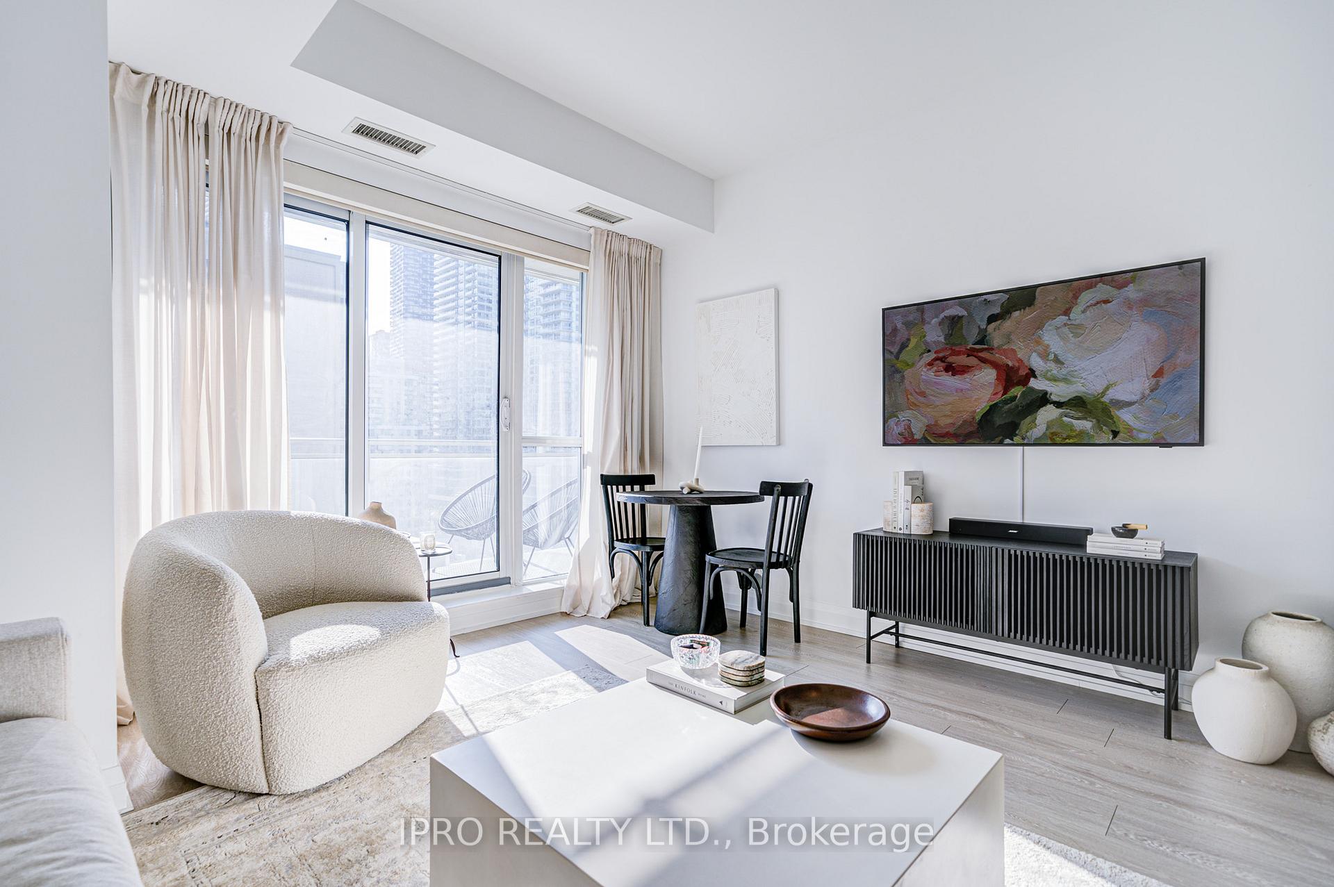Front of Unit 1009, 83 Redpath Avenue