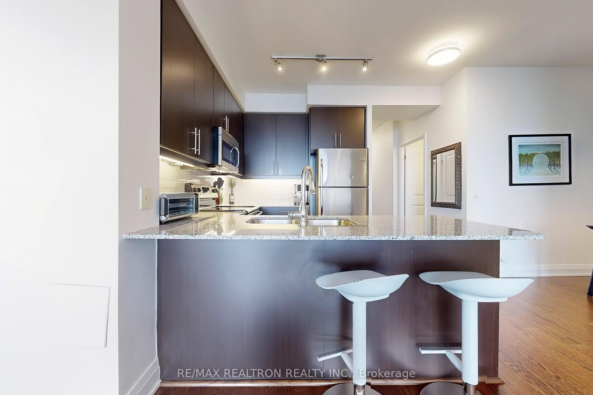 Photo 7 of Unit 1701, 530 St Clair Avenue W, Toronto, Humewood-Cedarvale — HOMEH