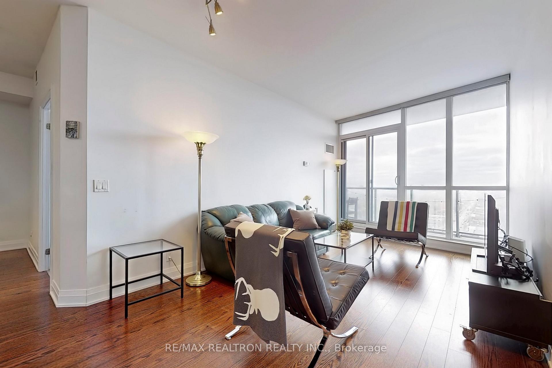 Photo 6 of Unit 1701, 530 St Clair Avenue W, Toronto, Humewood-Cedarvale — HOMEH