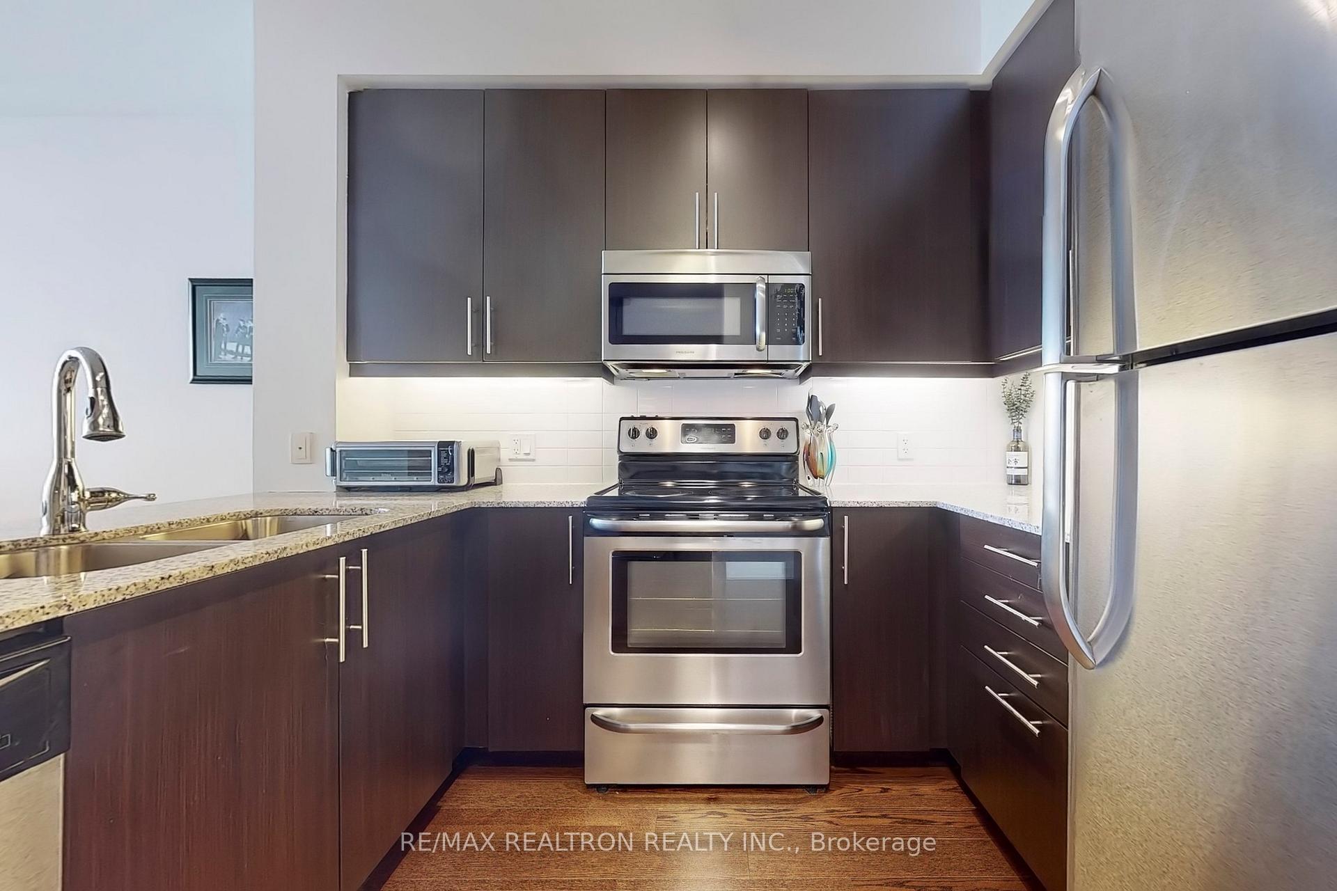 Photo 5 of Unit 1701, 530 St Clair Avenue W, Toronto, Humewood-Cedarvale — HOMEH