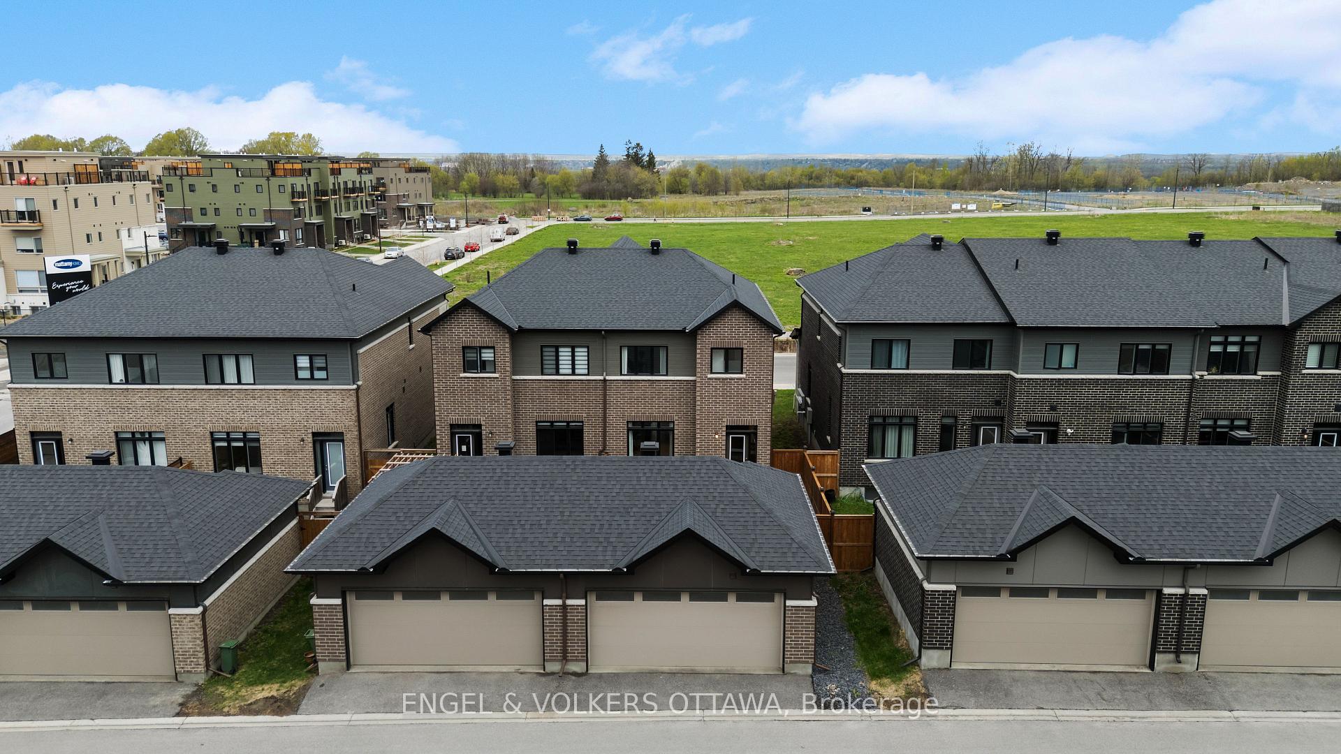 Photo 35 of 606 Mikinak Road, Ottawa, CFB Rockcliffe and Area — HOMEH