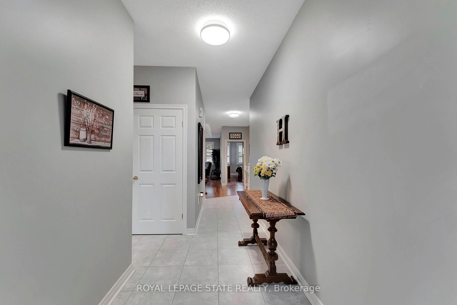 Photo 2 of 94 Sandollar Drive, Hamilton, Rural Glanbrook — HOMEH