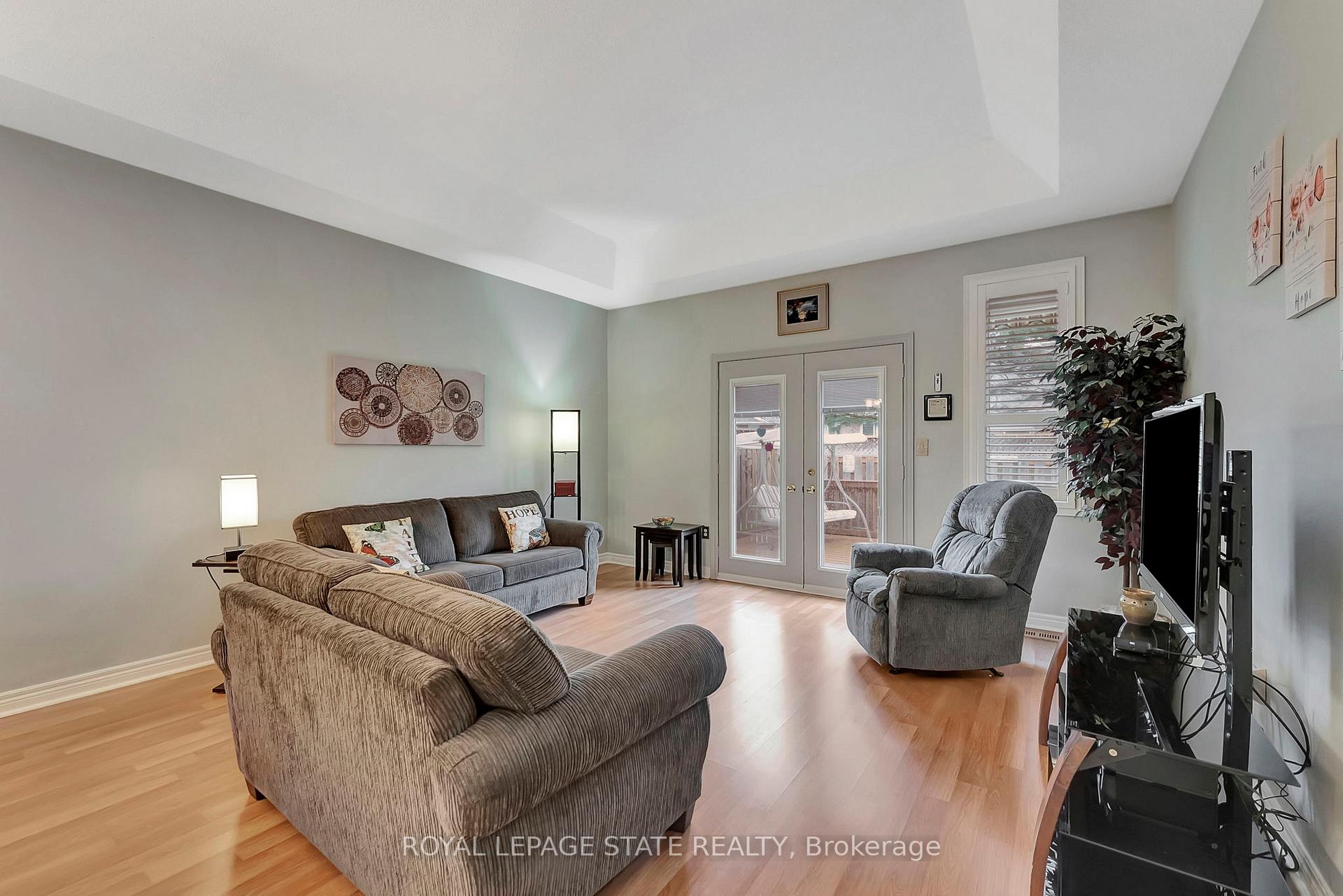 Photo 8 of 94 Sandollar Drive, Hamilton, Rural Glanbrook — HOMEH